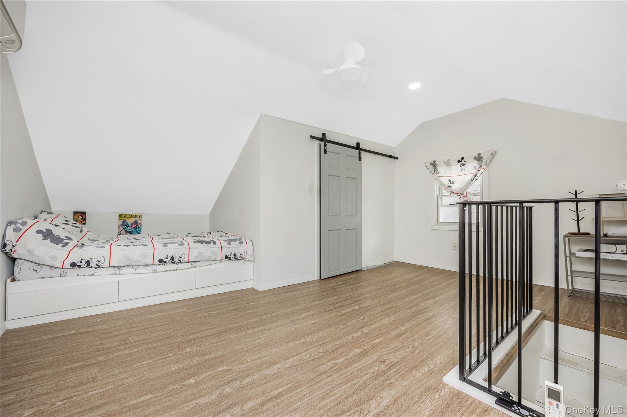 Single Family 76th Avenue  Queens, NY 11366, MLS-1053632-17