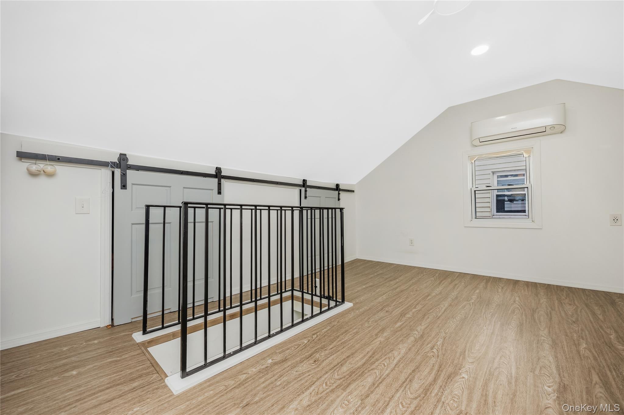 Single Family 76th Avenue  Queens, NY 11366, MLS-1053632-18