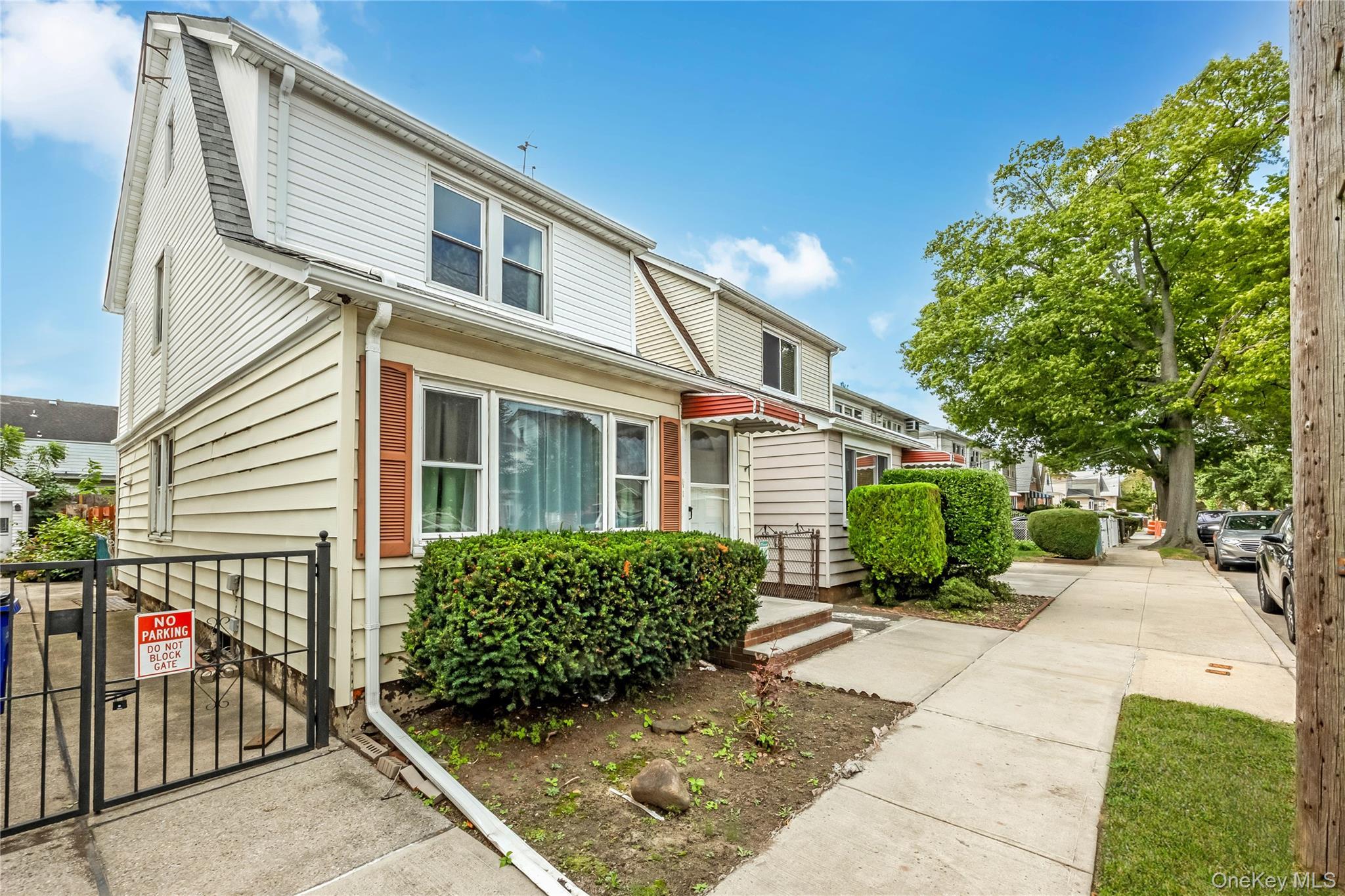 Single Family 76th Avenue  Queens, NY 11366, MLS-1053632-2