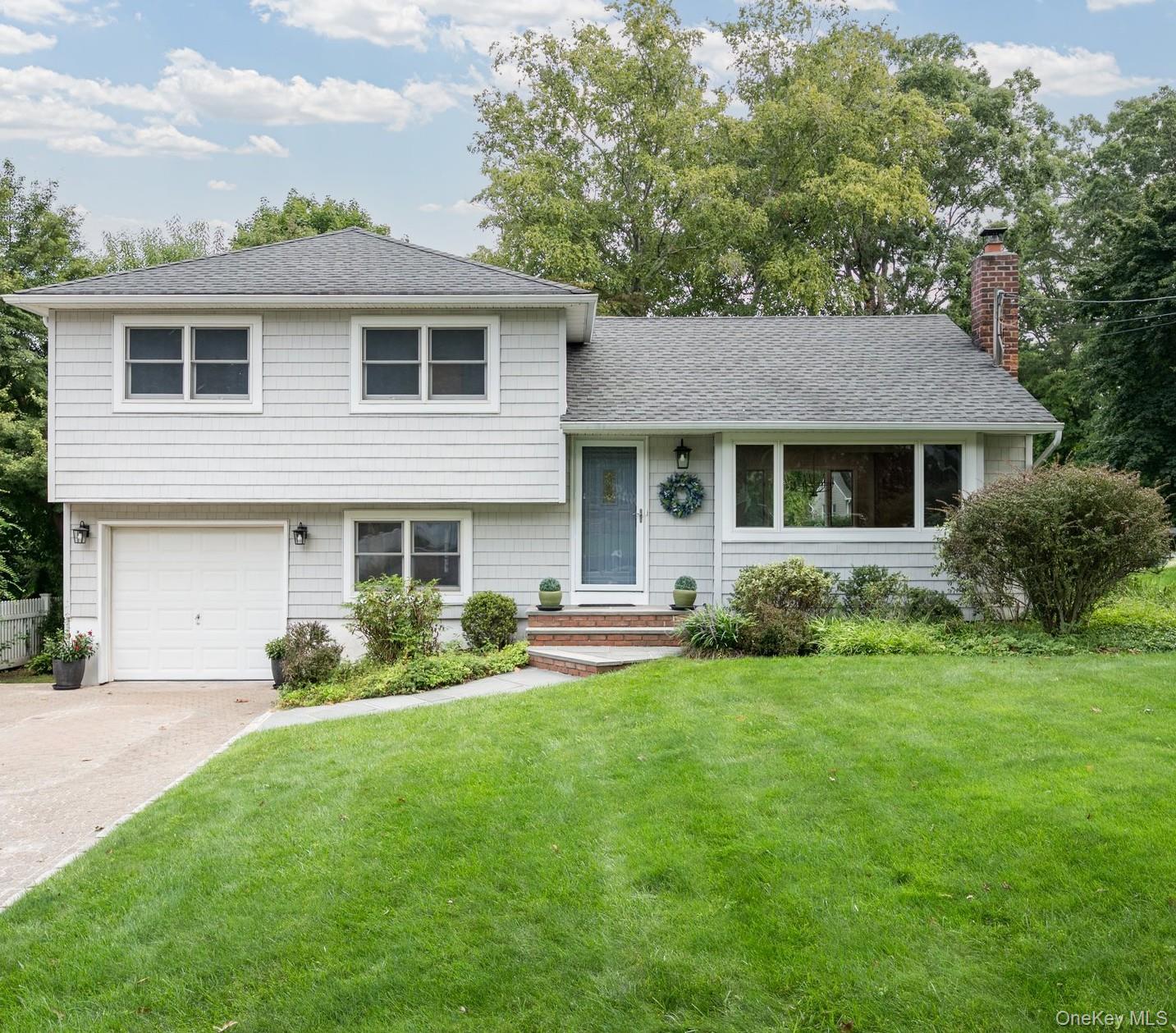 Single Family Sheppard Lane Suffolk County, NY 11743, MLS-1053647-2