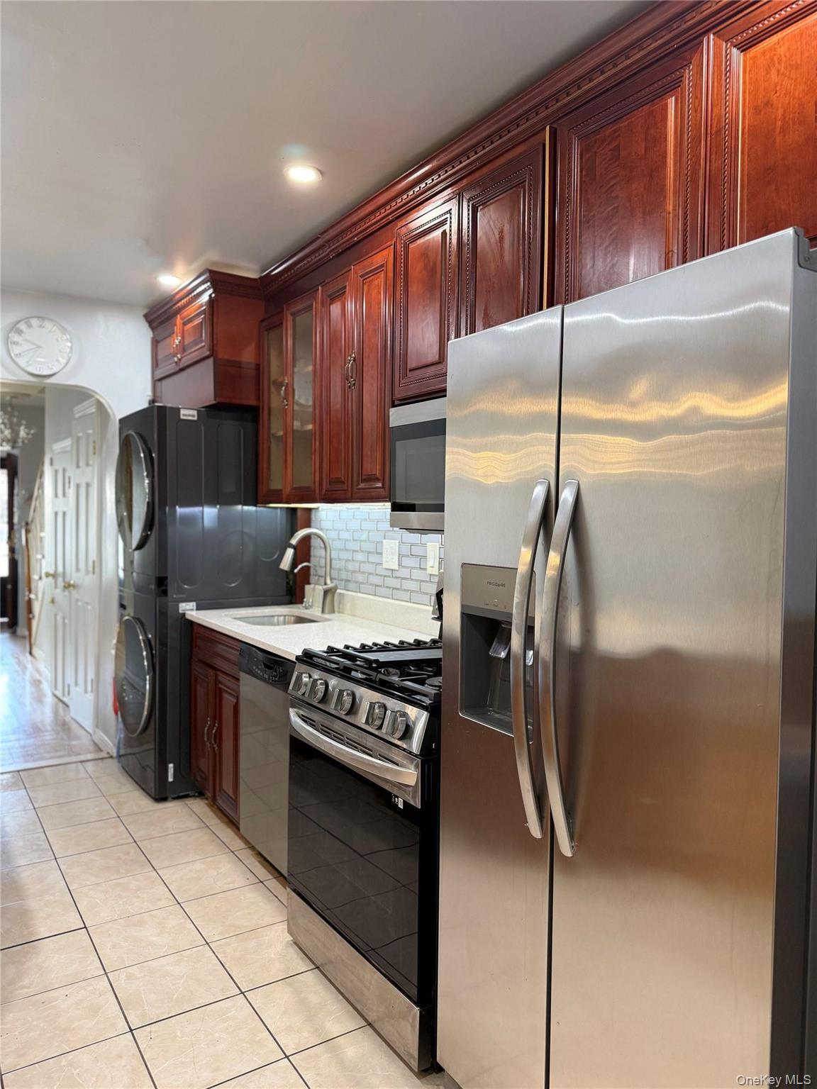 Single Family Lurting Avenue Bronx, NY 10469, MLS-1053678-3