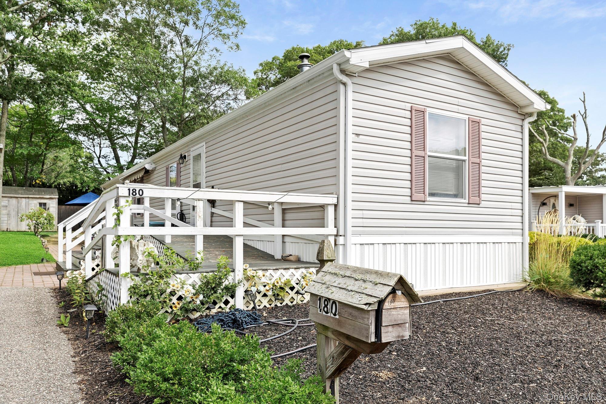 Single Family Oakview Hwy Suffolk County, NY 11937, MLS-1053680-10