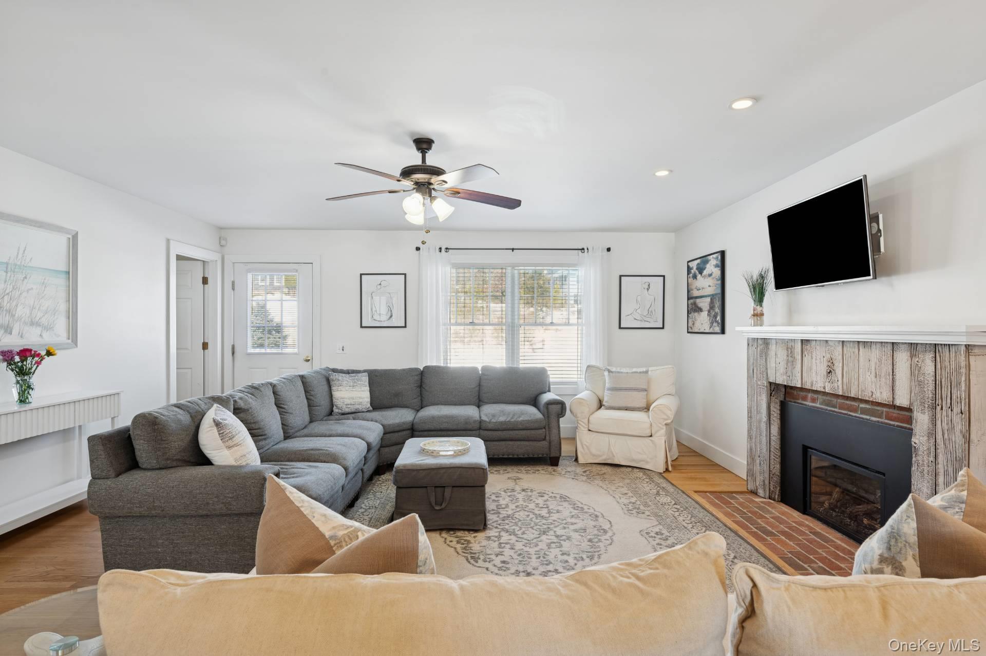 Single Family Sugar Loaf Road Suffolk County, NY 11968, MLS-1053735-2