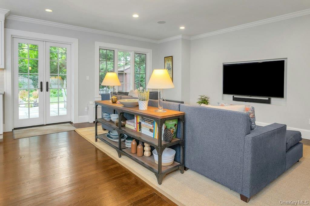 Single Family Munroe Avenue  Westchester County, NY 10591, MLS-1053739-12
