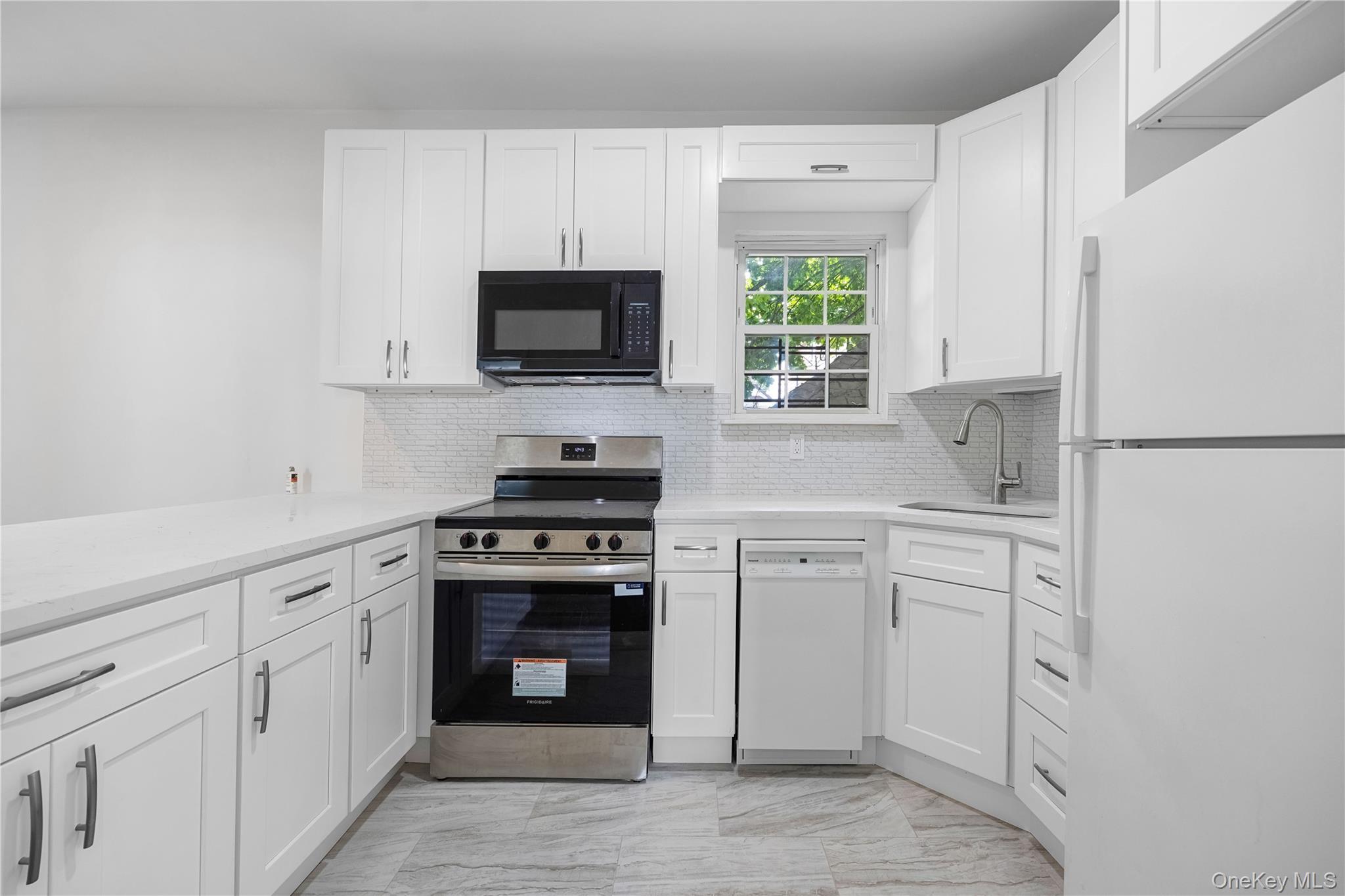 Single Family Monticello Avenue Bronx, NY 10466, MLS-1053755-13