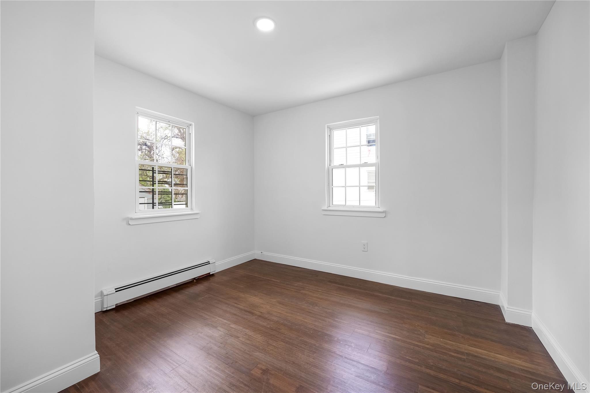 Single Family Monticello Avenue Bronx, NY 10466, MLS-1053755-17