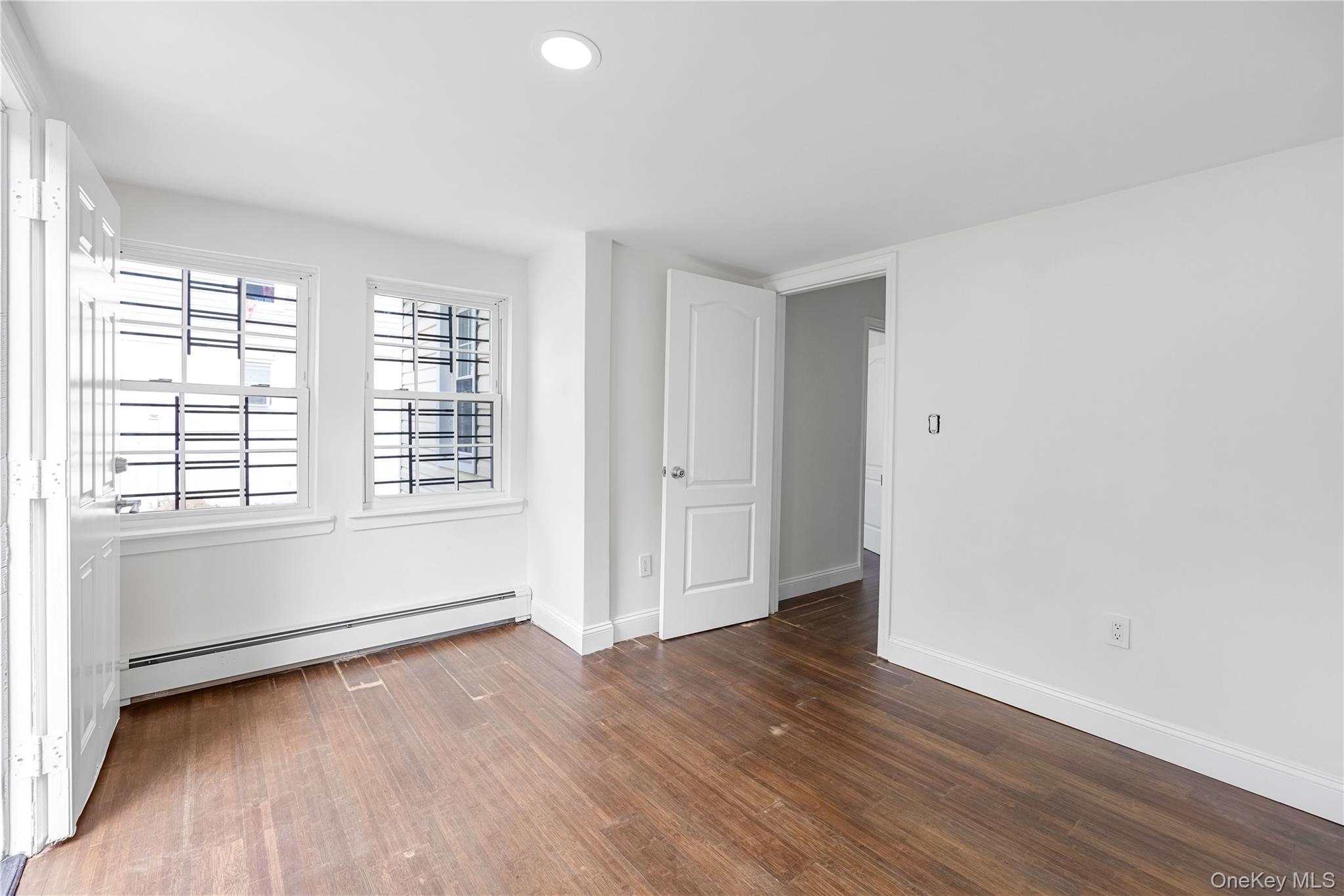 Single Family Monticello Avenue Bronx, NY 10466, MLS-1053755-19