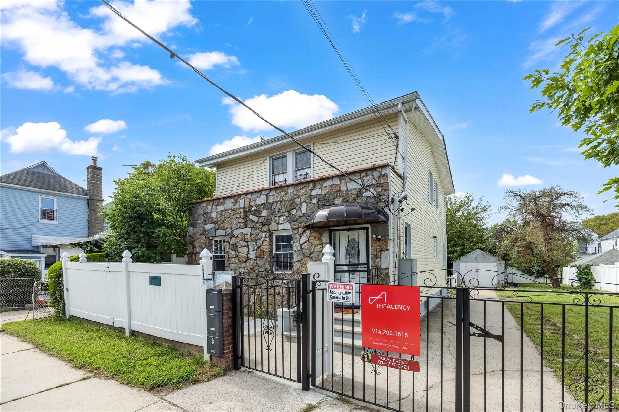 Single Family Monticello Avenue Bronx, NY 10466, MLS-1053755-2