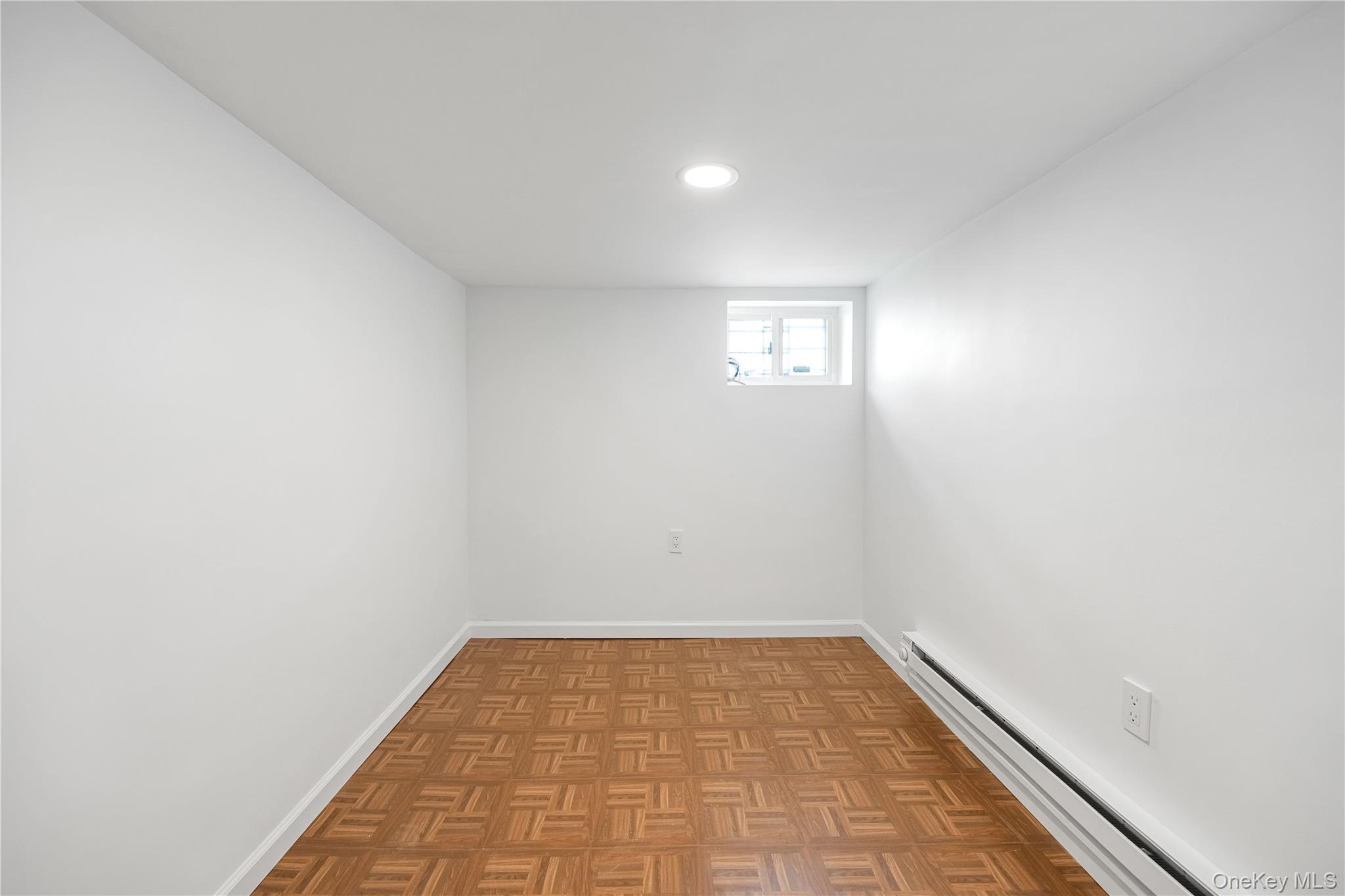 Single Family Monticello Avenue Bronx, NY 10466, MLS-1053755-22