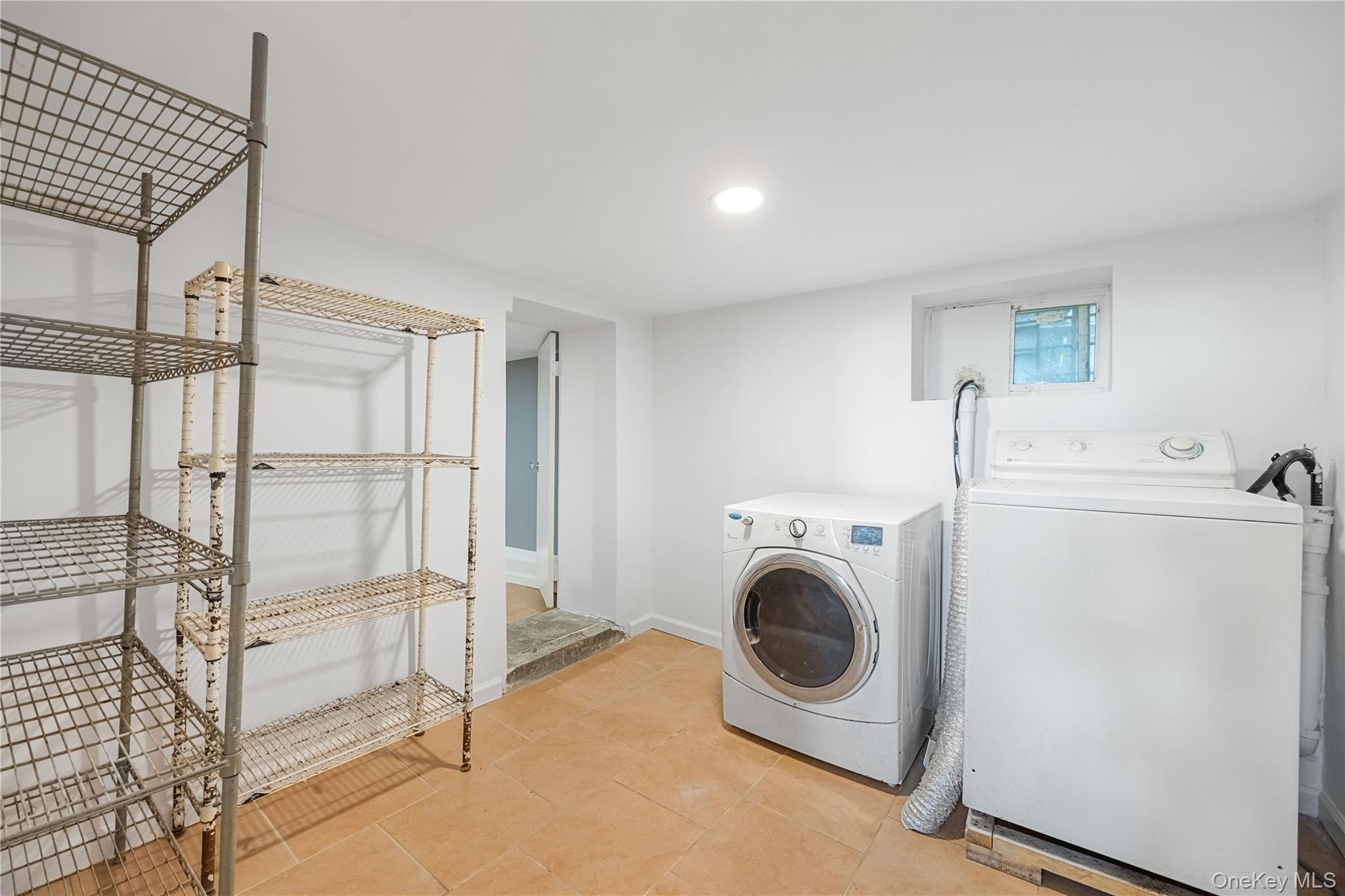 Single Family Monticello Avenue Bronx, NY 10466, MLS-1053755-28