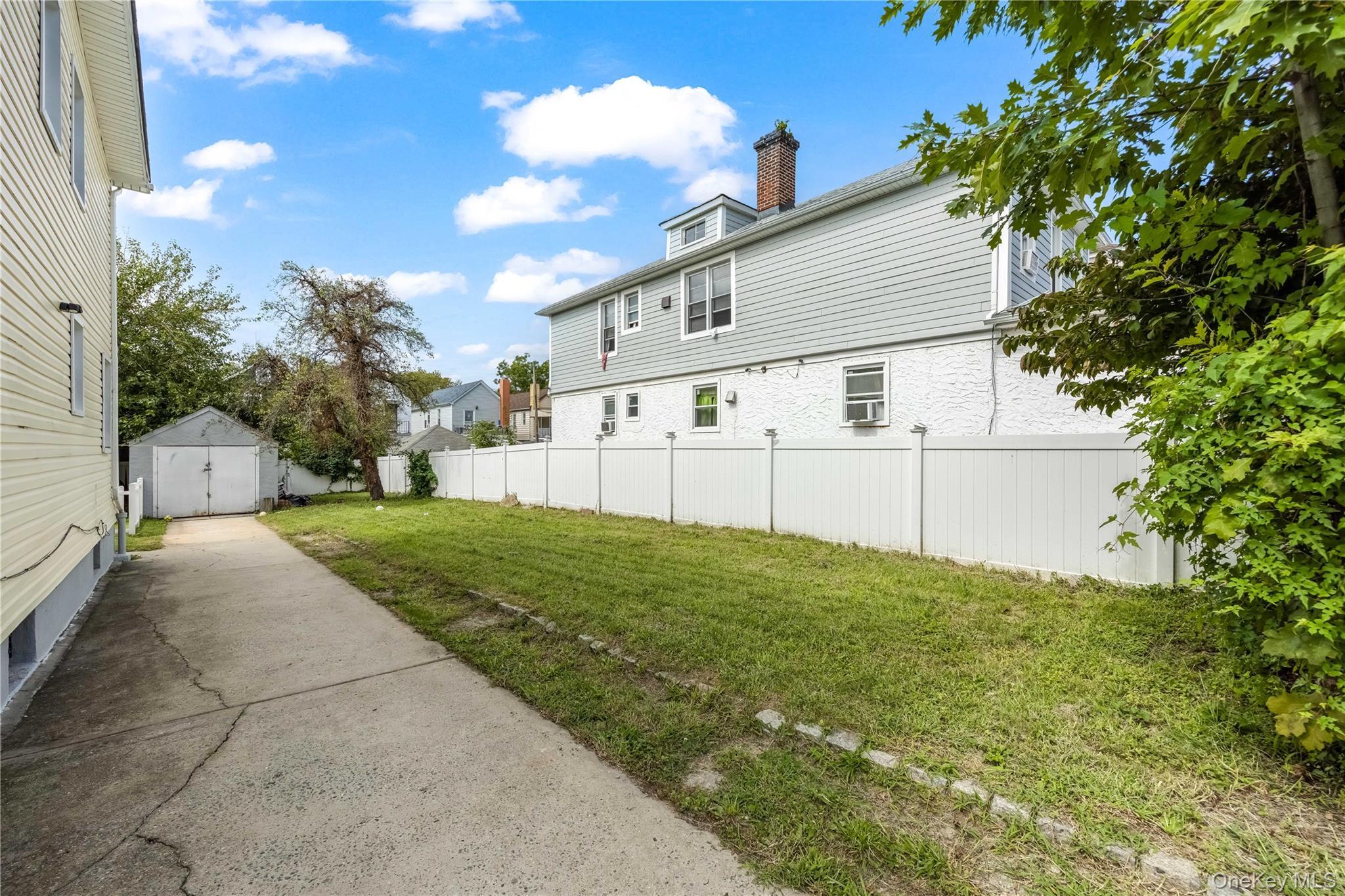 Single Family Monticello Avenue Bronx, NY 10466, MLS-1053755-29
