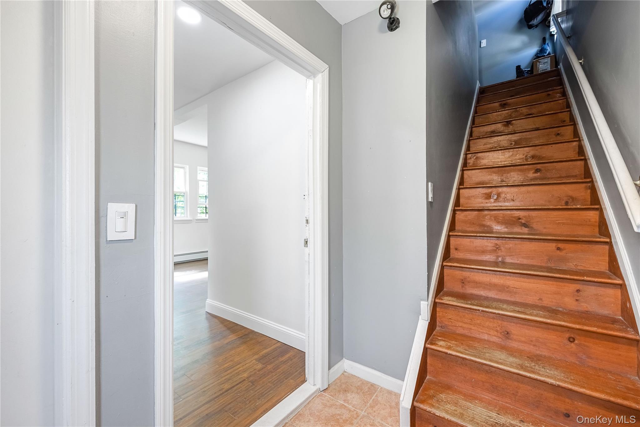Single Family Monticello Avenue Bronx, NY 10466, MLS-1053755-7