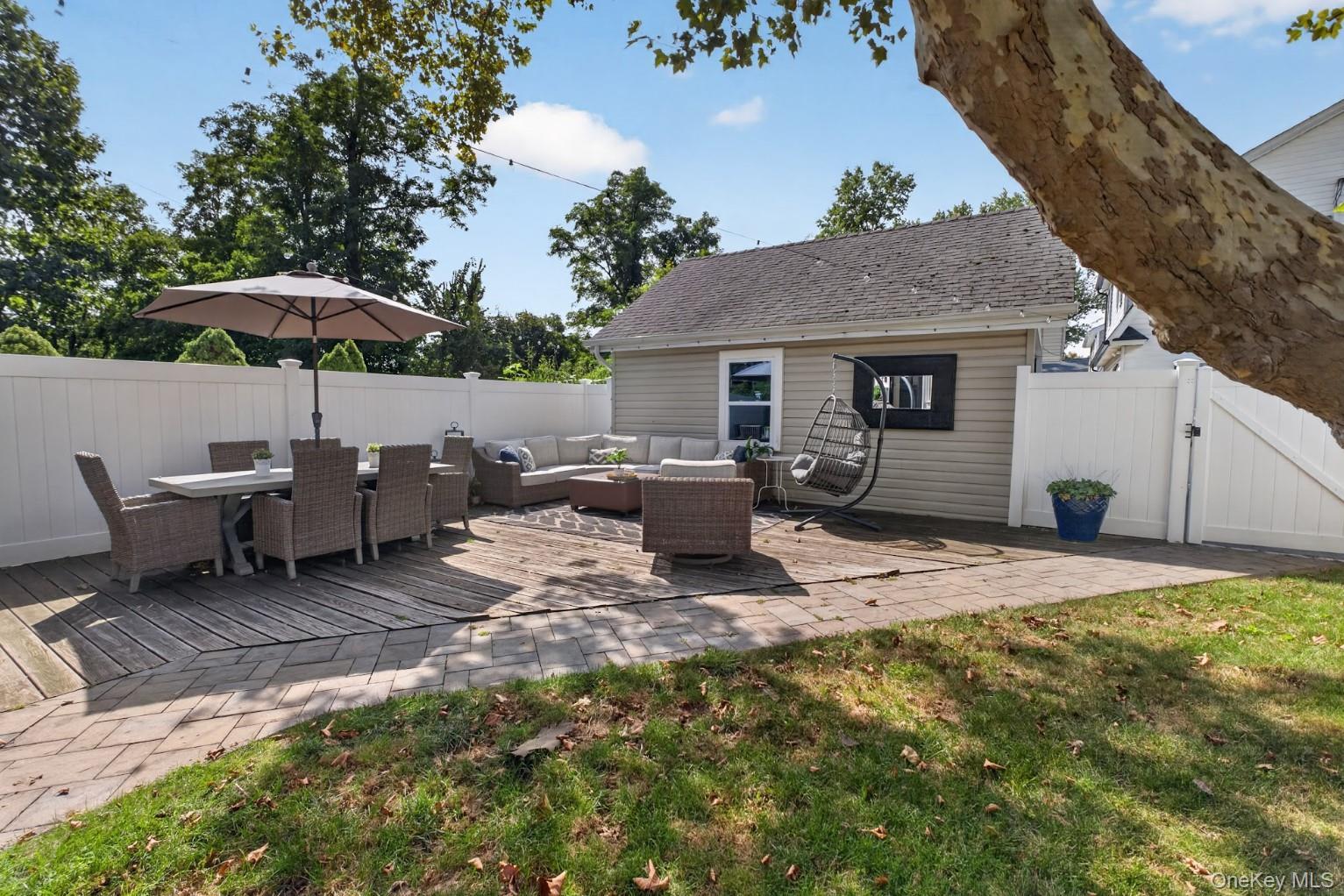 Single Family Franklin Avenue Nassau County, NY 11542, MLS-1053759-38