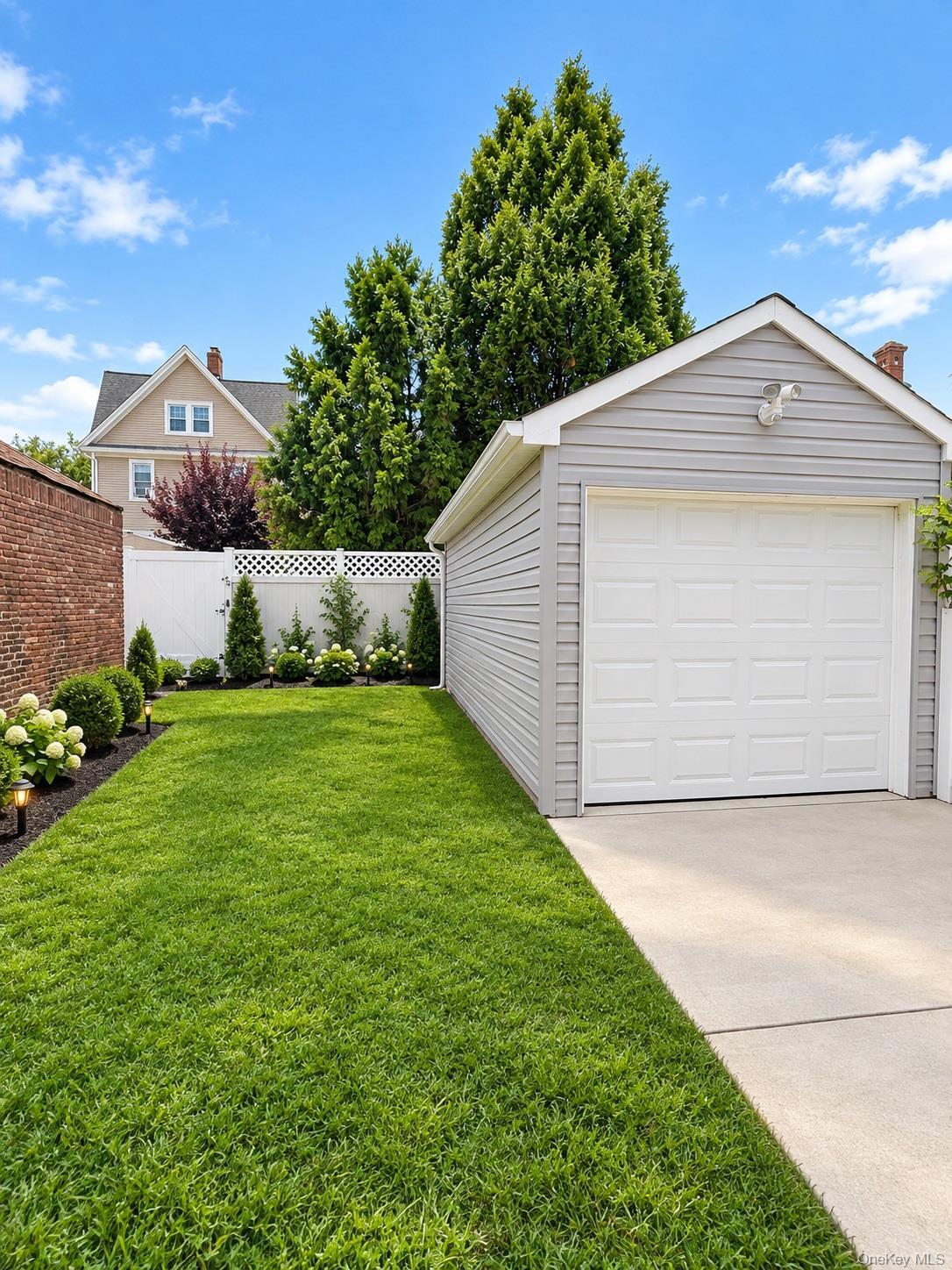 Single Family 18th Avenue Queens, NY 11357, MLS-1053776-2