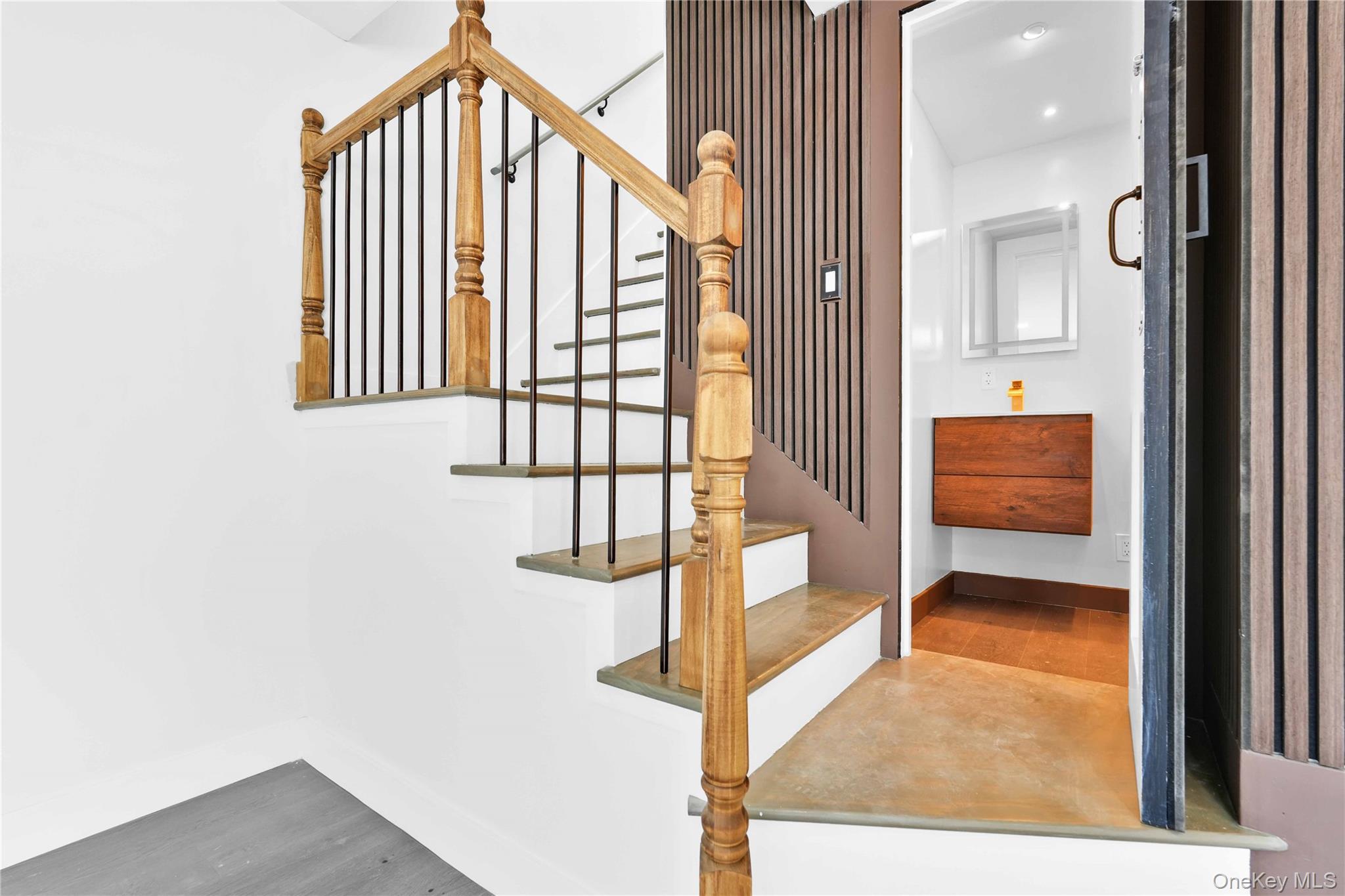 Single Family 204th Street  Queens, NY 11412, MLS-1053797-10