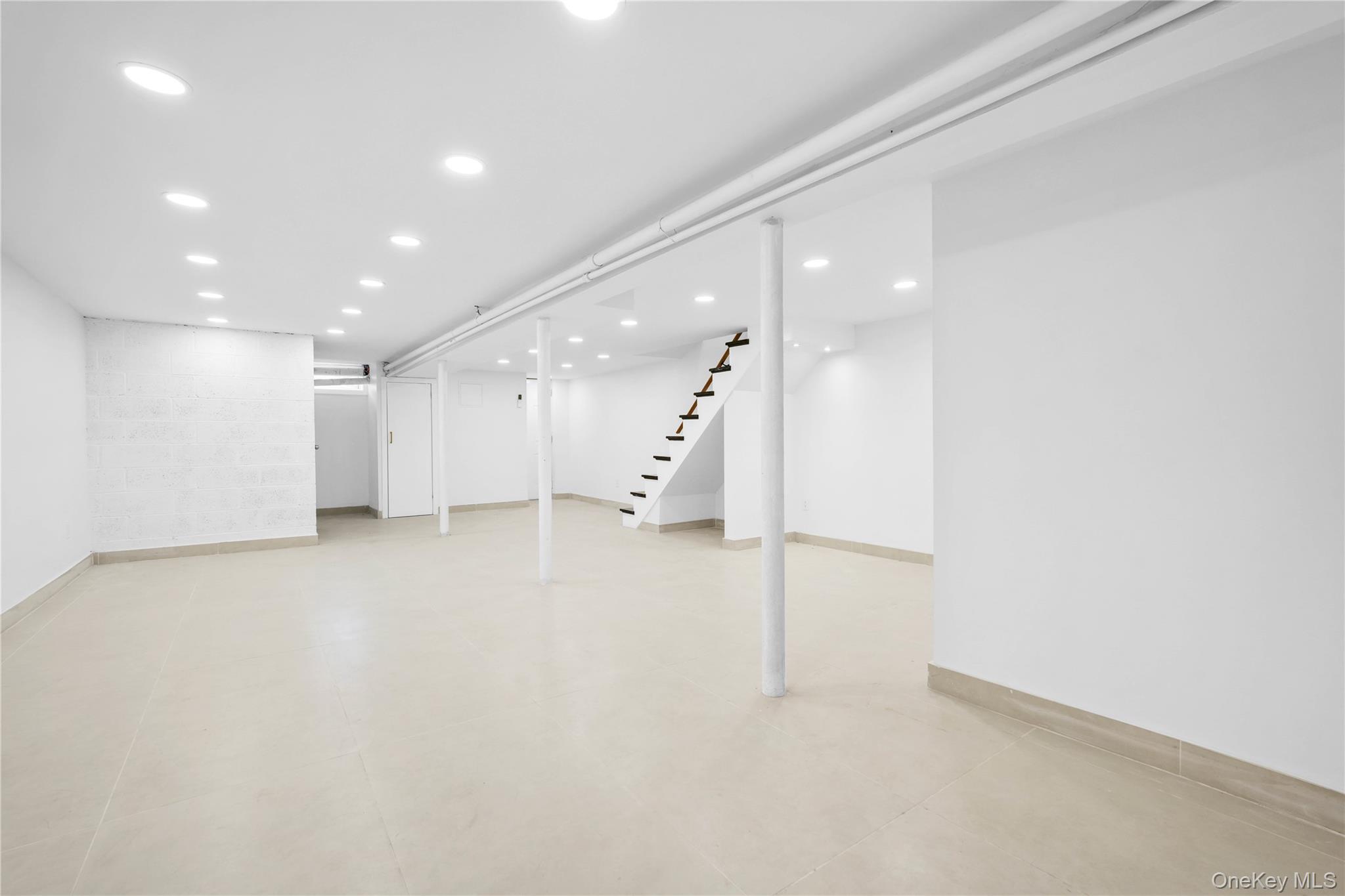 Single Family 204th Street  Queens, NY 11412, MLS-1053797-13