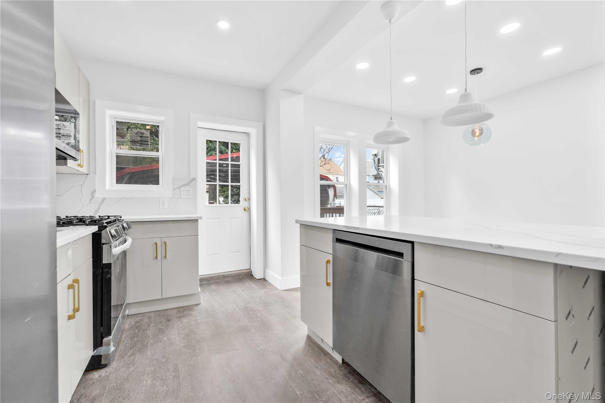 Single Family 204th Street  Queens, NY 11412, MLS-1053797-4