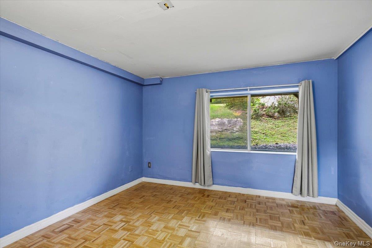 Single Family Knoll View Westchester County, NY 10562, MLS-1053845-15