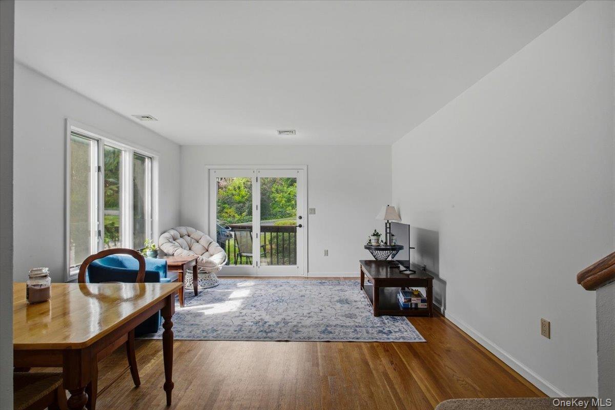 Single Family Knoll View Westchester County, NY 10562, MLS-1053845-7