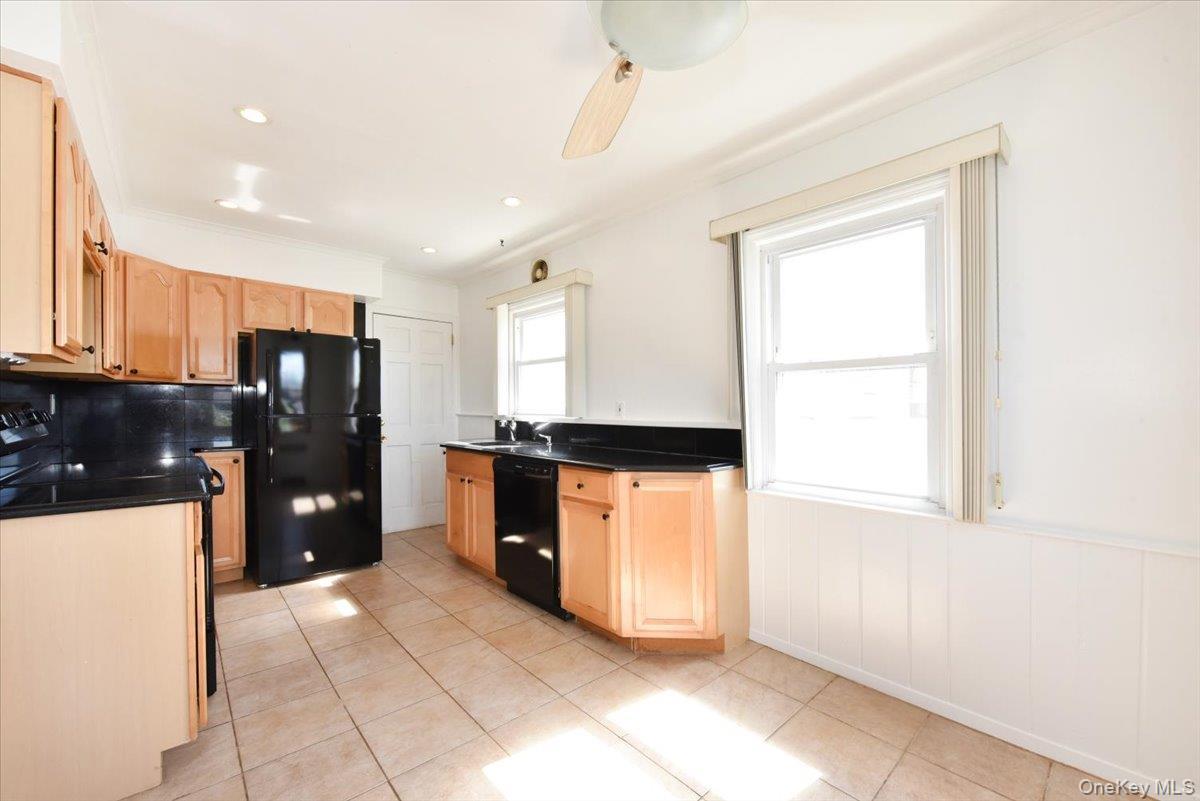 Single Family Stewart Avenue Nassau County, NY 11710, MLS-1053873-12