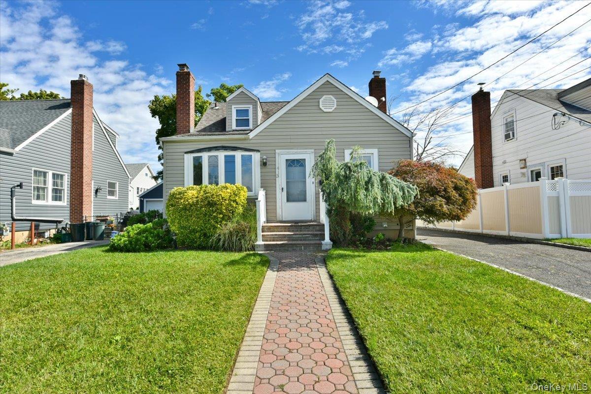 Single Family Stewart Avenue Nassau County, NY 11710, MLS-1053873-2
