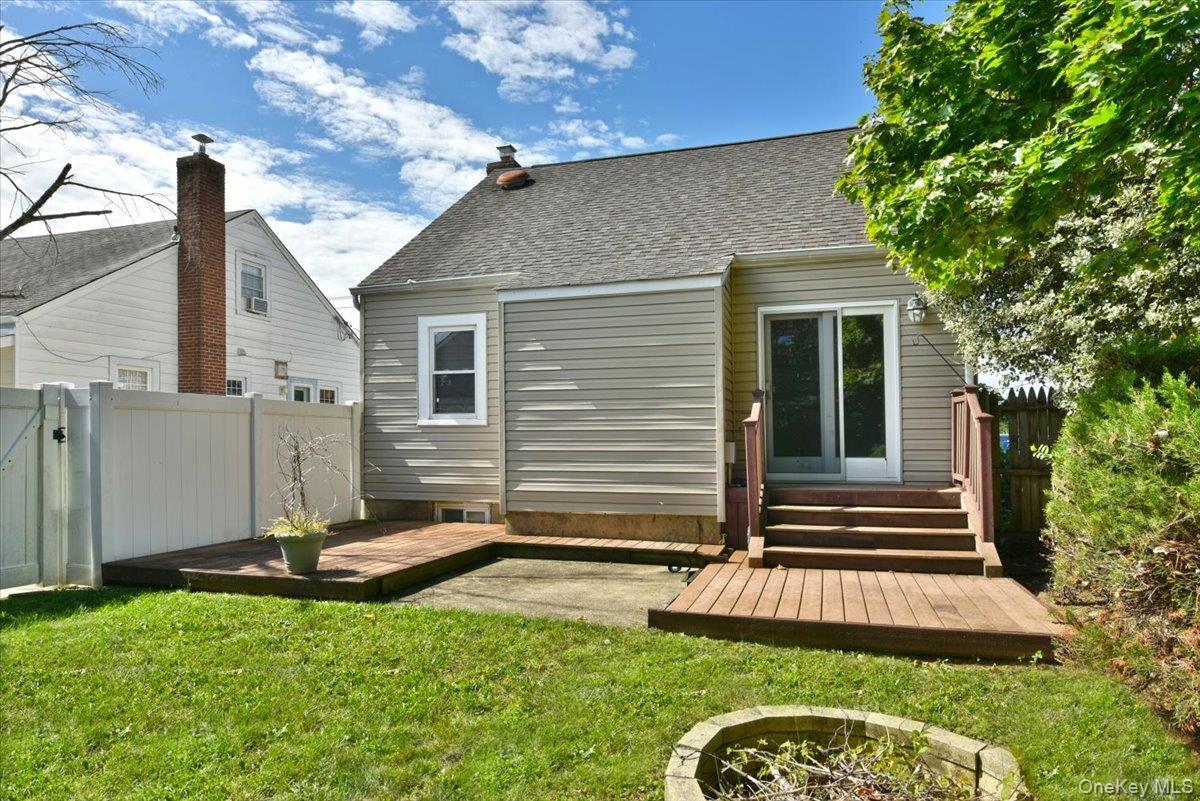 Single Family Stewart Avenue Nassau County, NY 11710, MLS-1053873-22