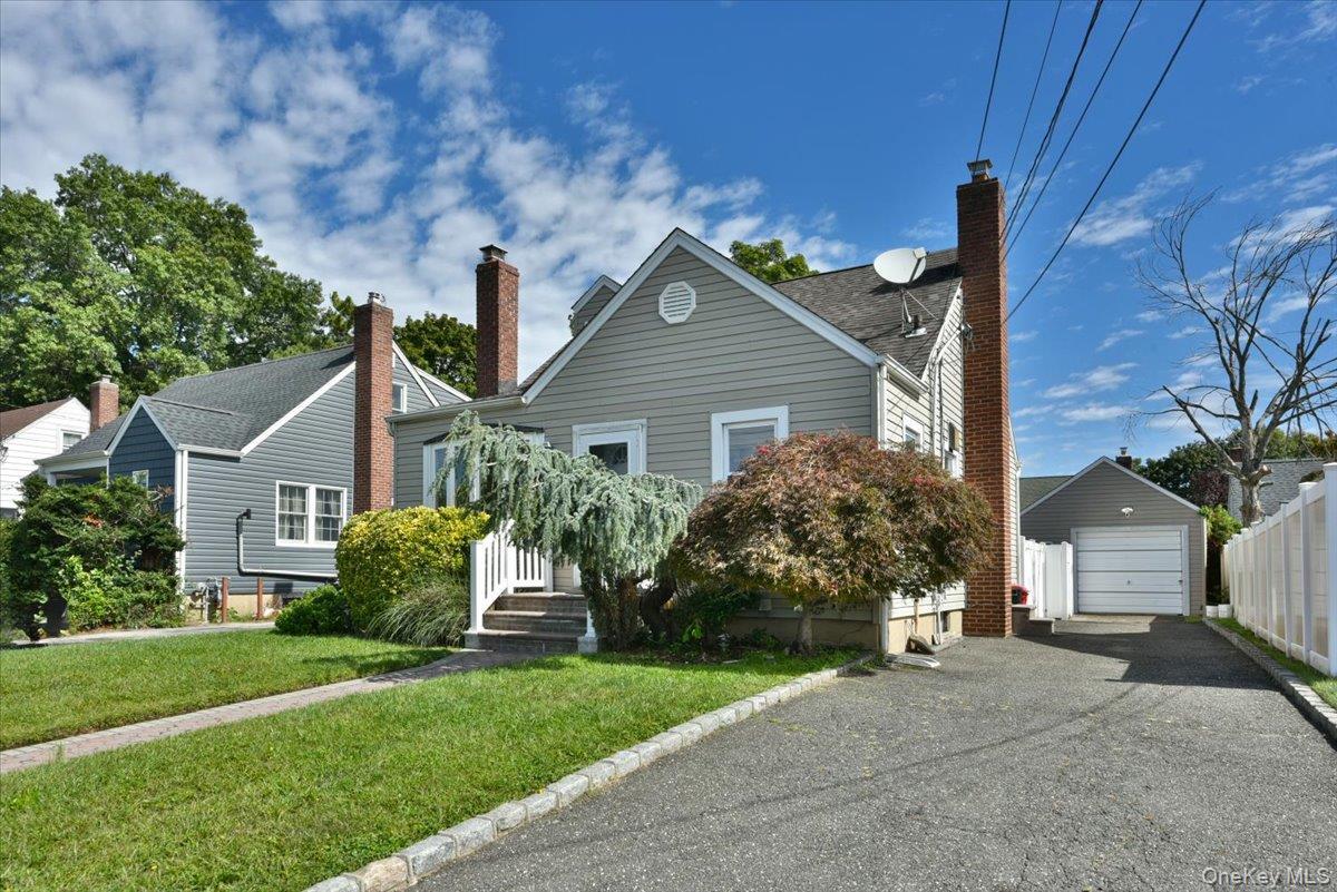 Single Family Stewart Avenue Nassau County, NY 11710, MLS-1053873-4