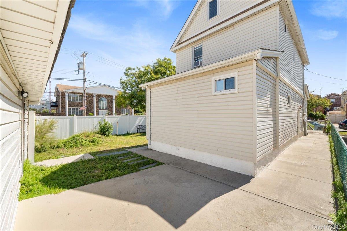 Single Family 159th Avenue  Queens, NY 11414, MLS-1053889-22