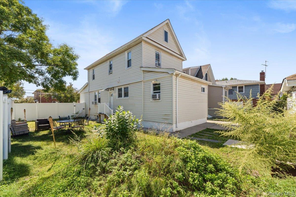 Single Family 159th Avenue  Queens, NY 11414, MLS-1053889-23