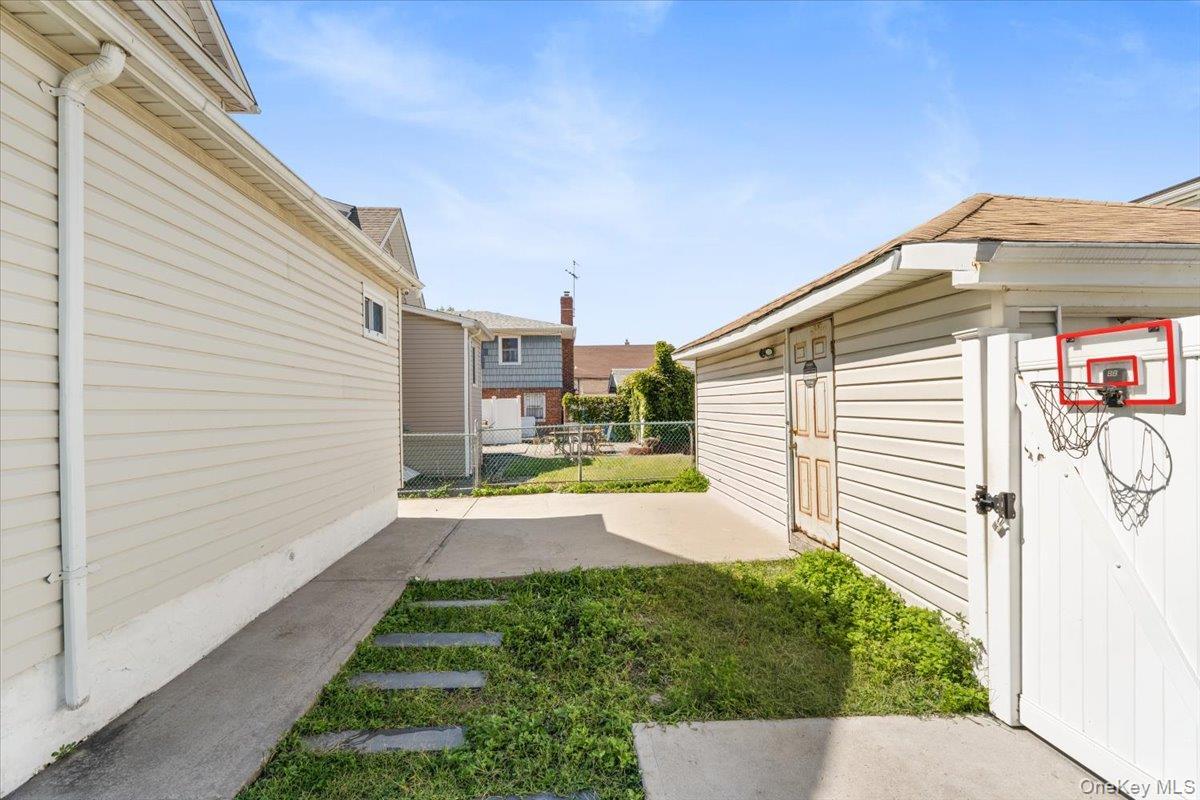 Single Family 159th Avenue  Queens, NY 11414, MLS-1053889-26