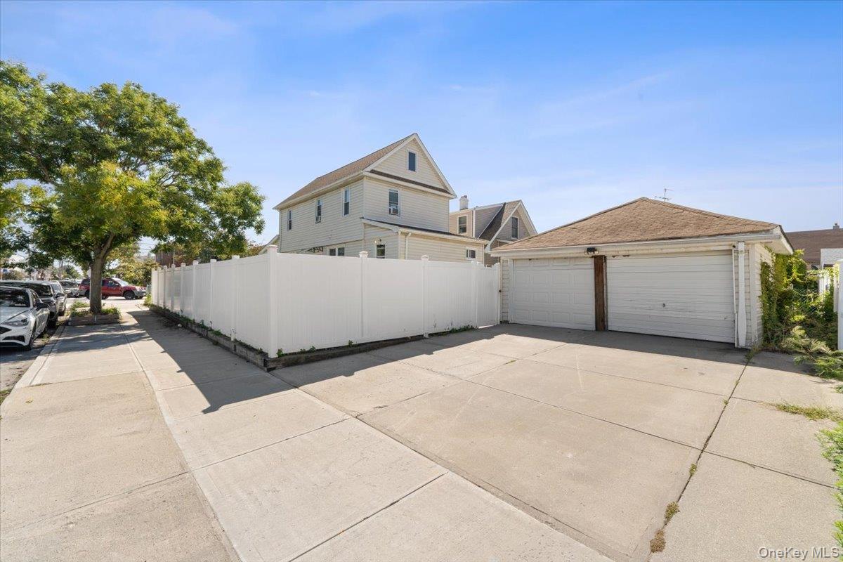 Single Family 159th Avenue  Queens, NY 11414, MLS-1053889-3