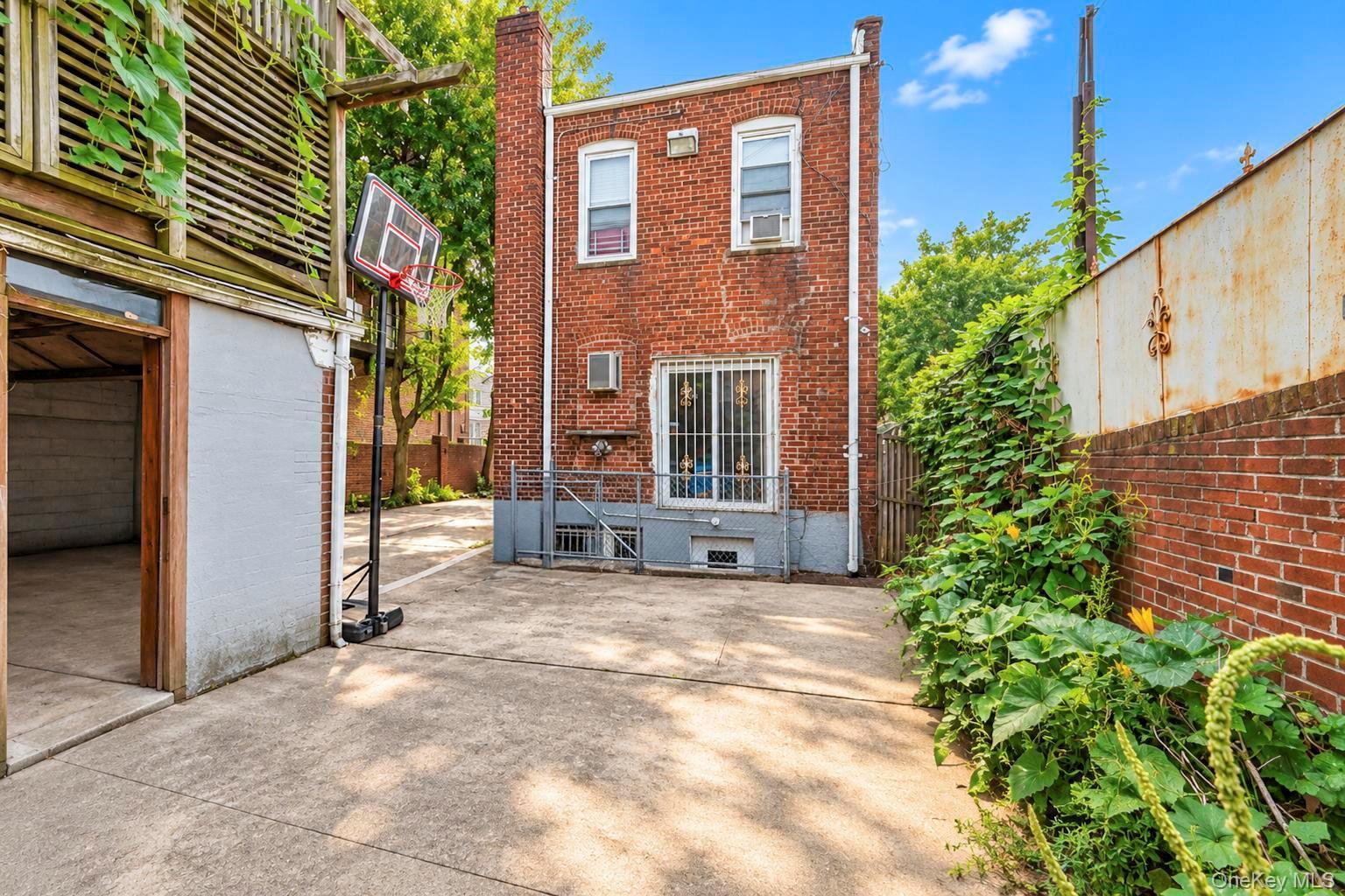 Single Family 90th Street Queens, NY 11417, MLS-1053907-11