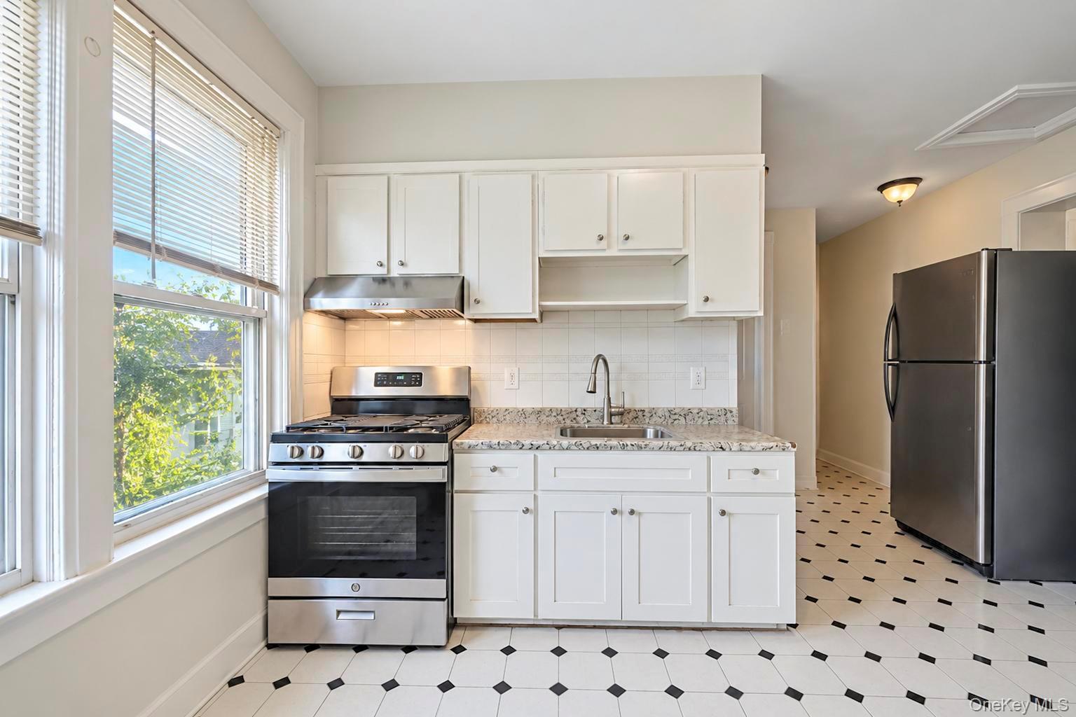 Single Family 90th Street Queens, NY 11417, MLS-1053907-16