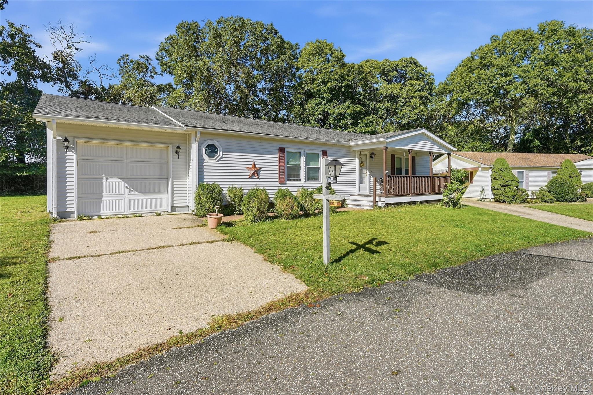 Single Family Middle Road  Suffolk County, NY 11933, MLS-1053923-12