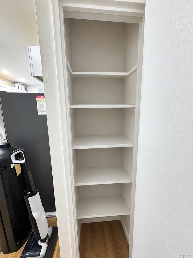 Apartment Mosholu Avenue Bronx, NY 10471, MLS-1053927-10