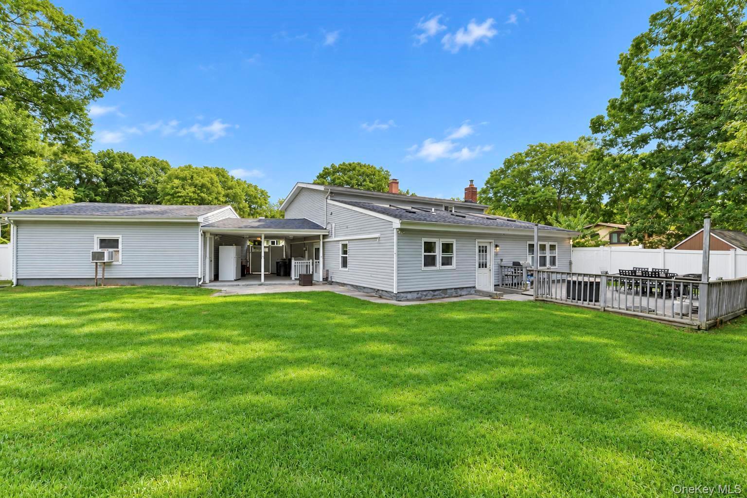 Single Family Bud Court Suffolk County, NY 11733, MLS-1053928-10
