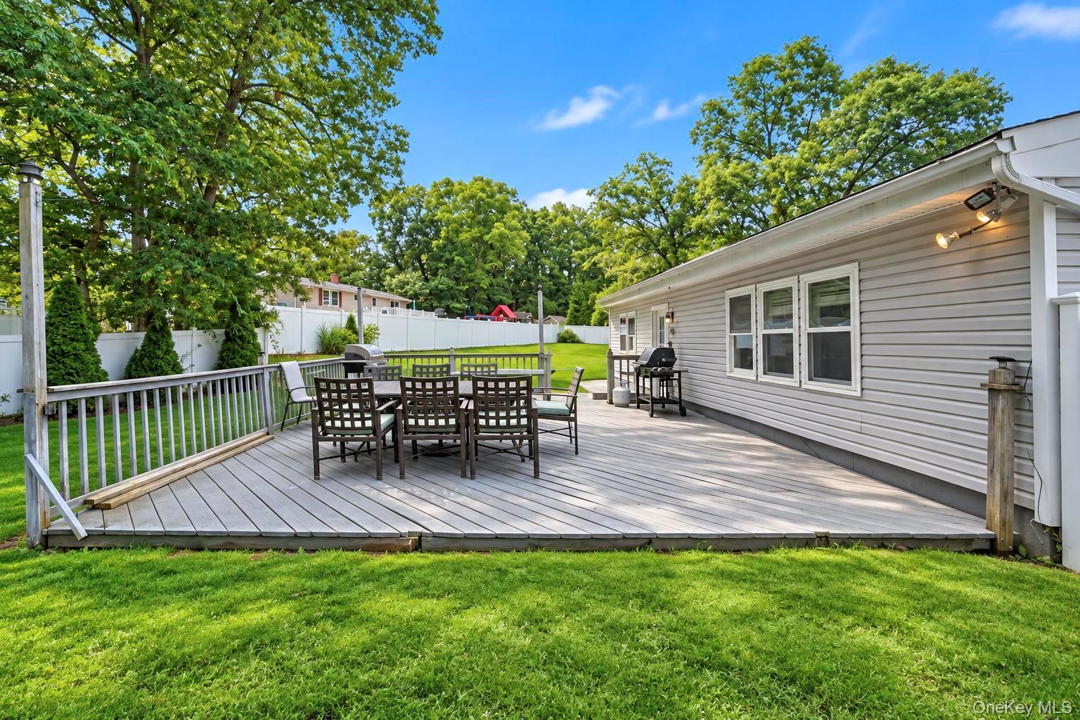 Single Family Bud Court Suffolk County, NY 11733, MLS-1053928-12