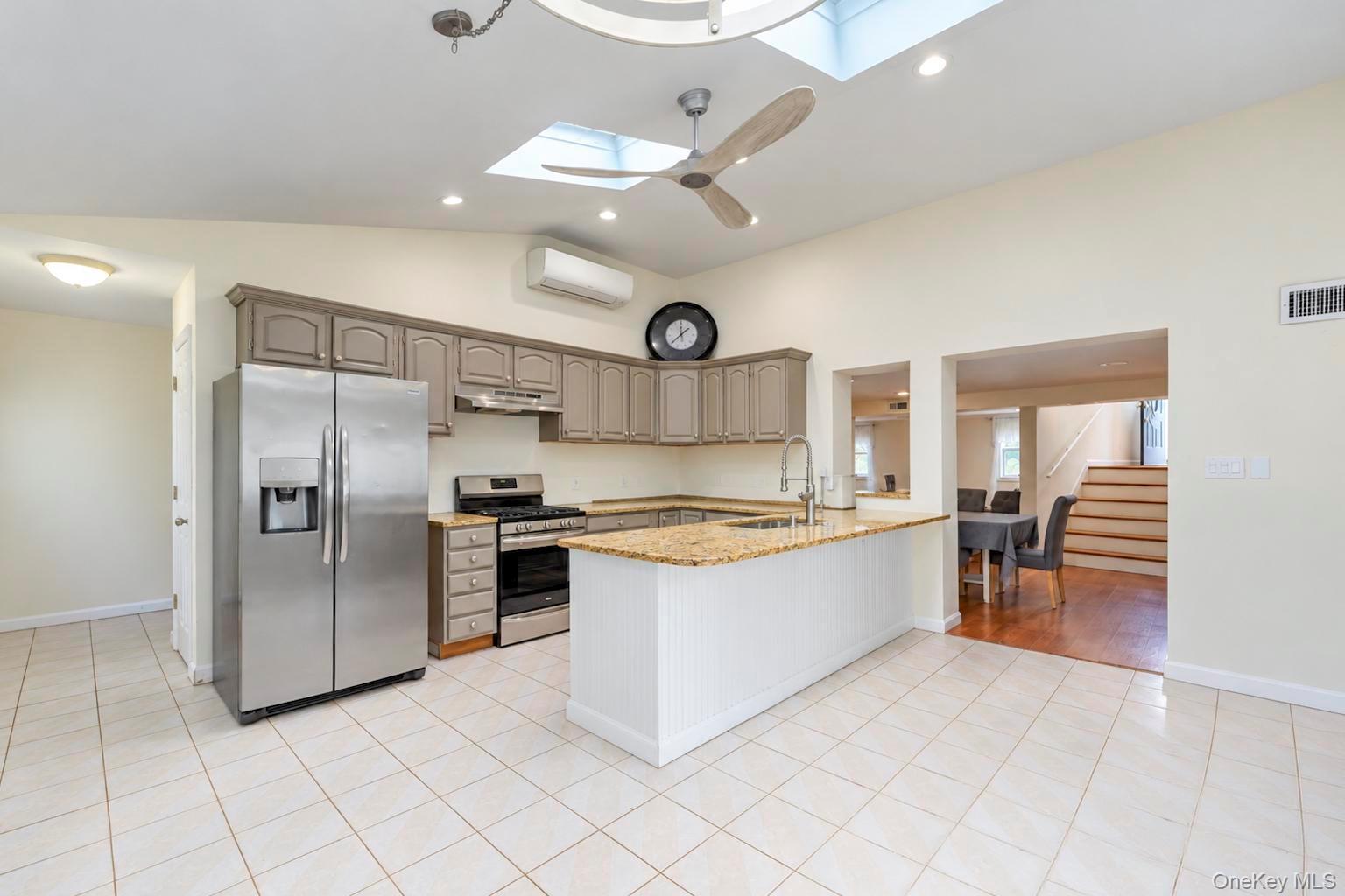 Single Family Bud Court Suffolk County, NY 11733, MLS-1053928-22