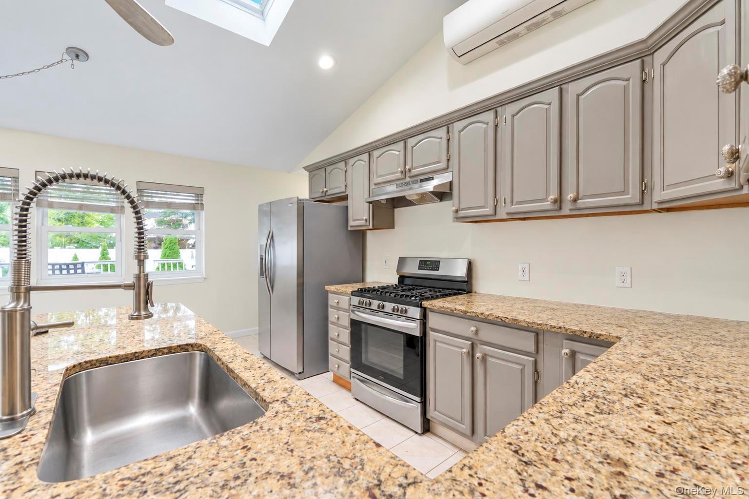 Single Family Bud Court Suffolk County, NY 11733, MLS-1053928-27