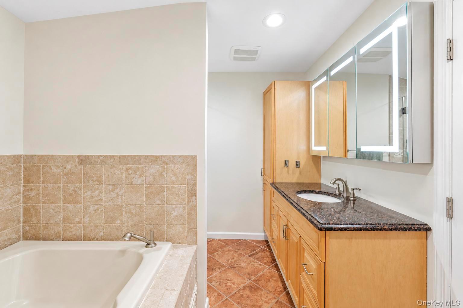 Single Family Bud Court Suffolk County, NY 11733, MLS-1053928-42