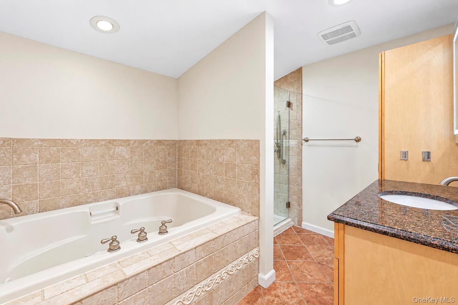 Single Family Bud Court Suffolk County, NY 11733, MLS-1053928-43