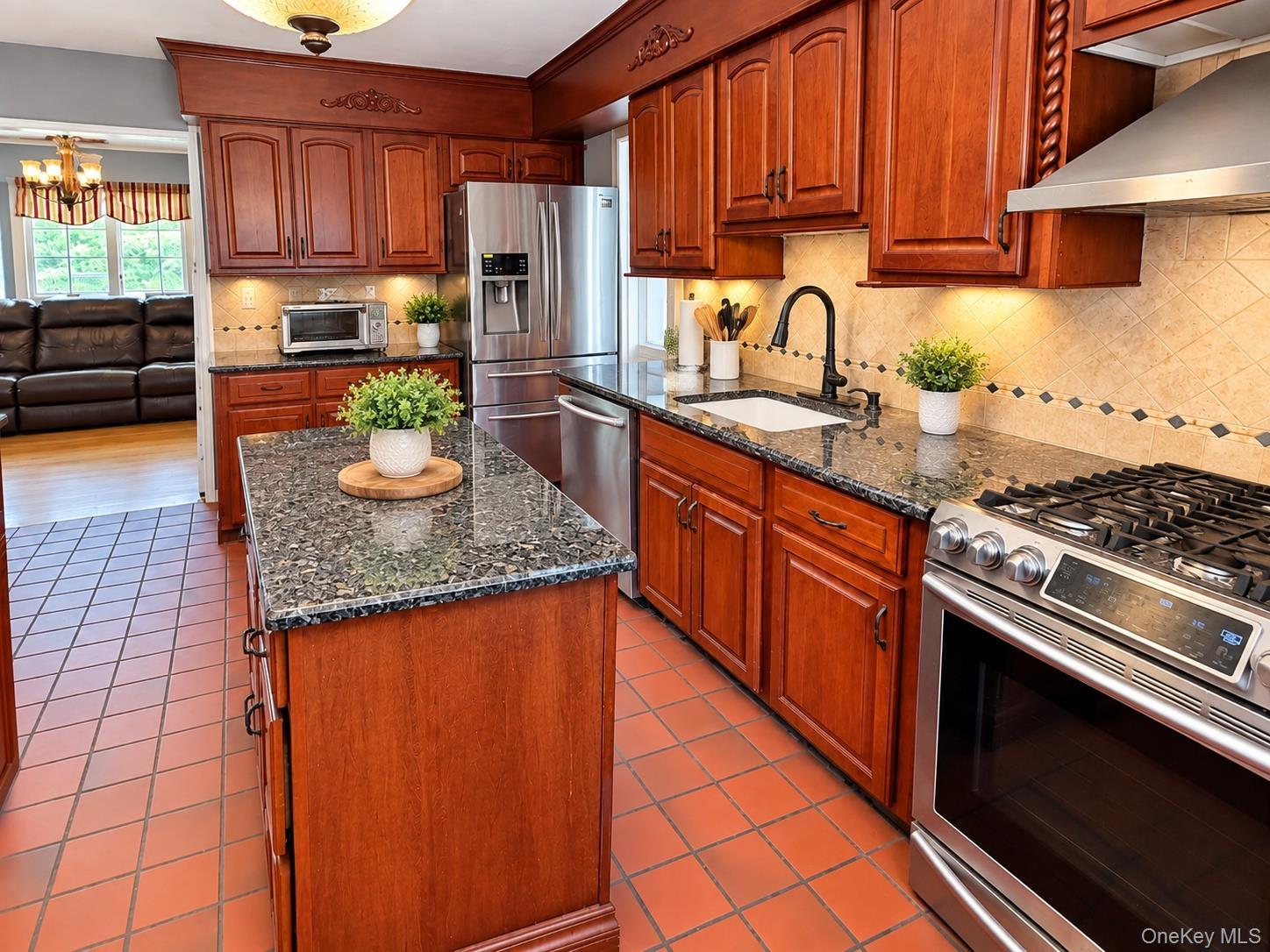 Single Family Cayuga Avenue  Suffolk County, NY 11731, MLS-1053937-7