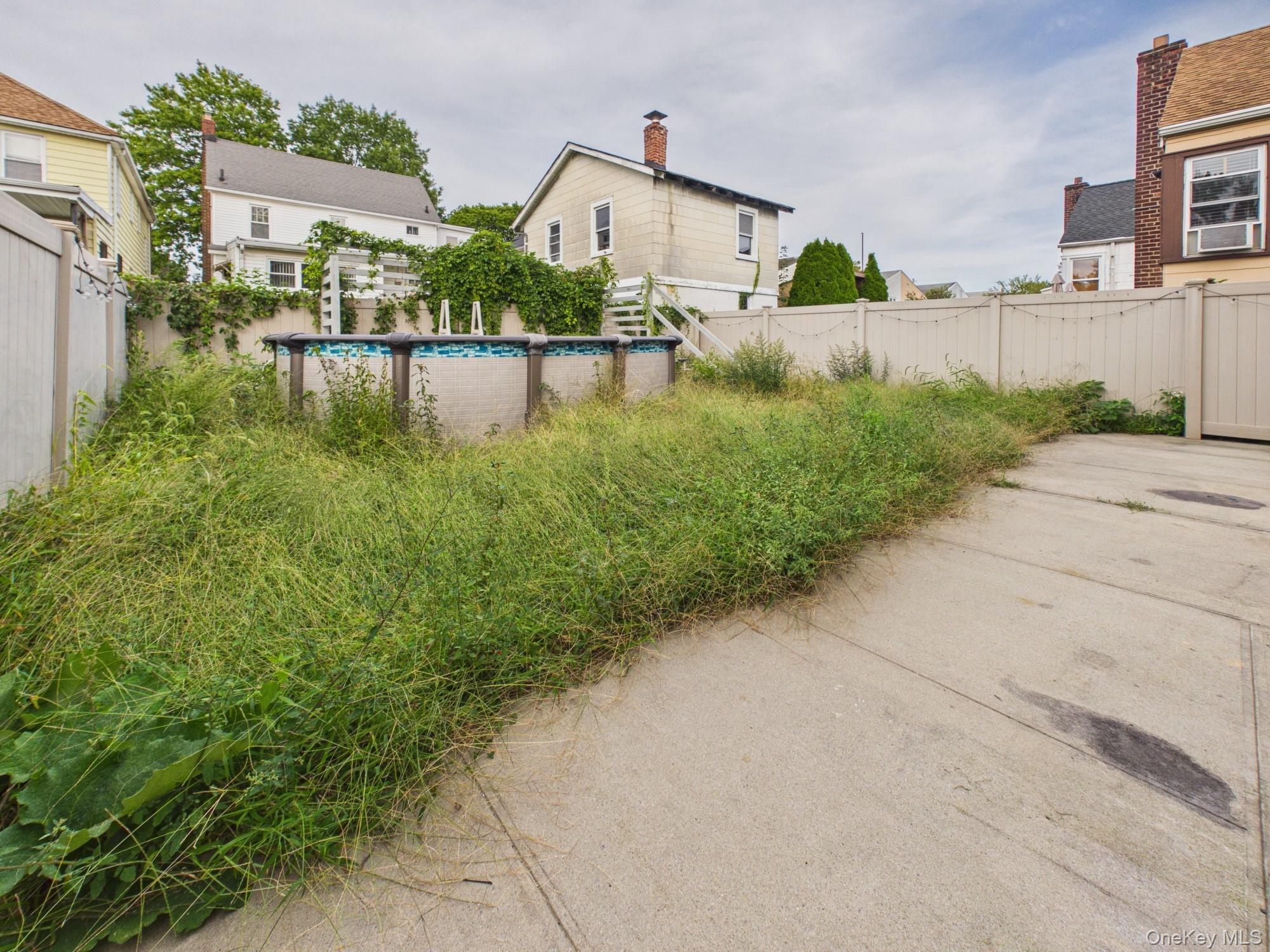 Single Family Waterbury Avenue Bronx, NY 10465, MLS-1053958-14