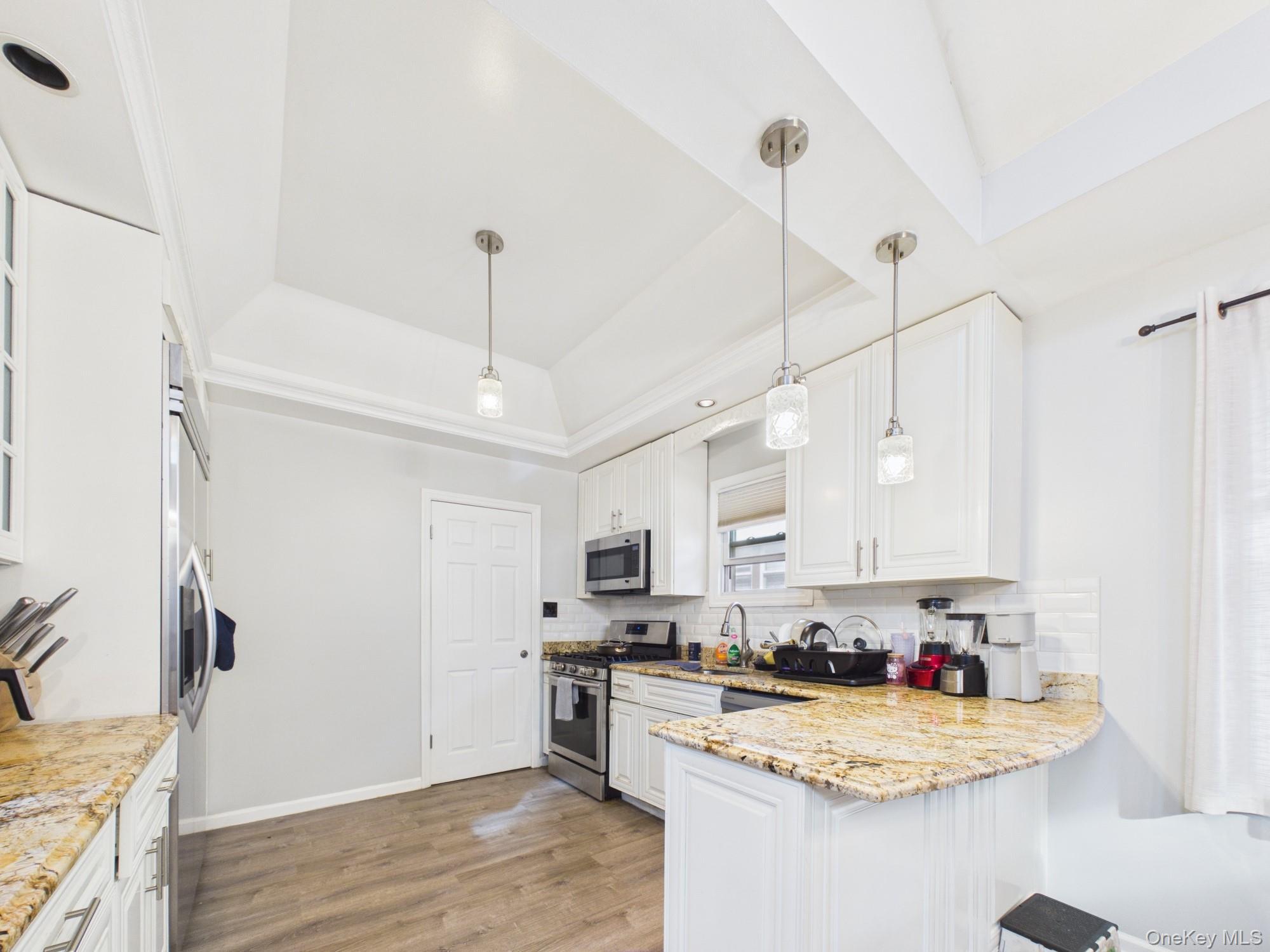 Single Family Waterbury Avenue Bronx, NY 10465, MLS-1053958-7