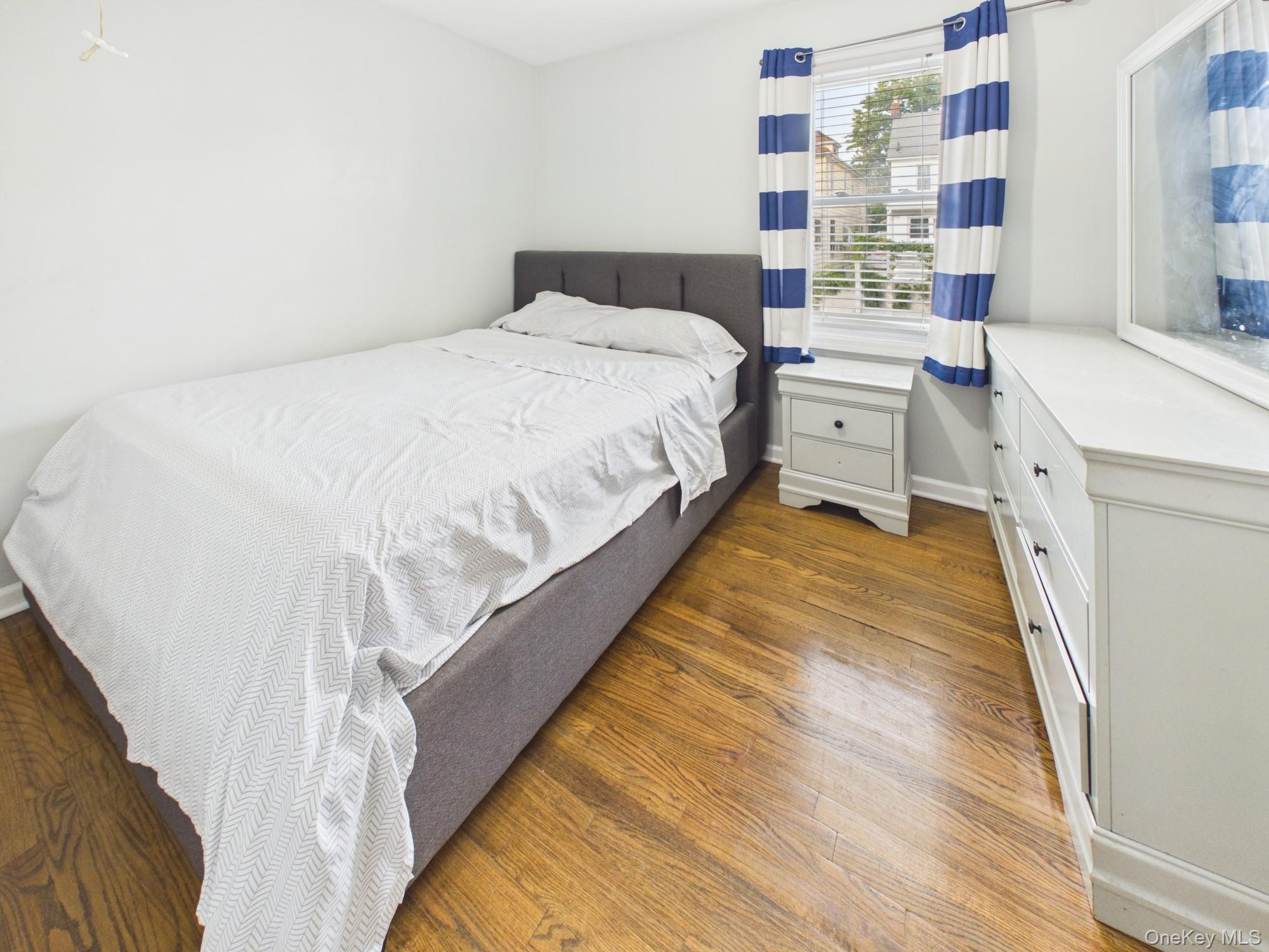 Single Family Waterbury Avenue Bronx, NY 10465, MLS-1053958-8