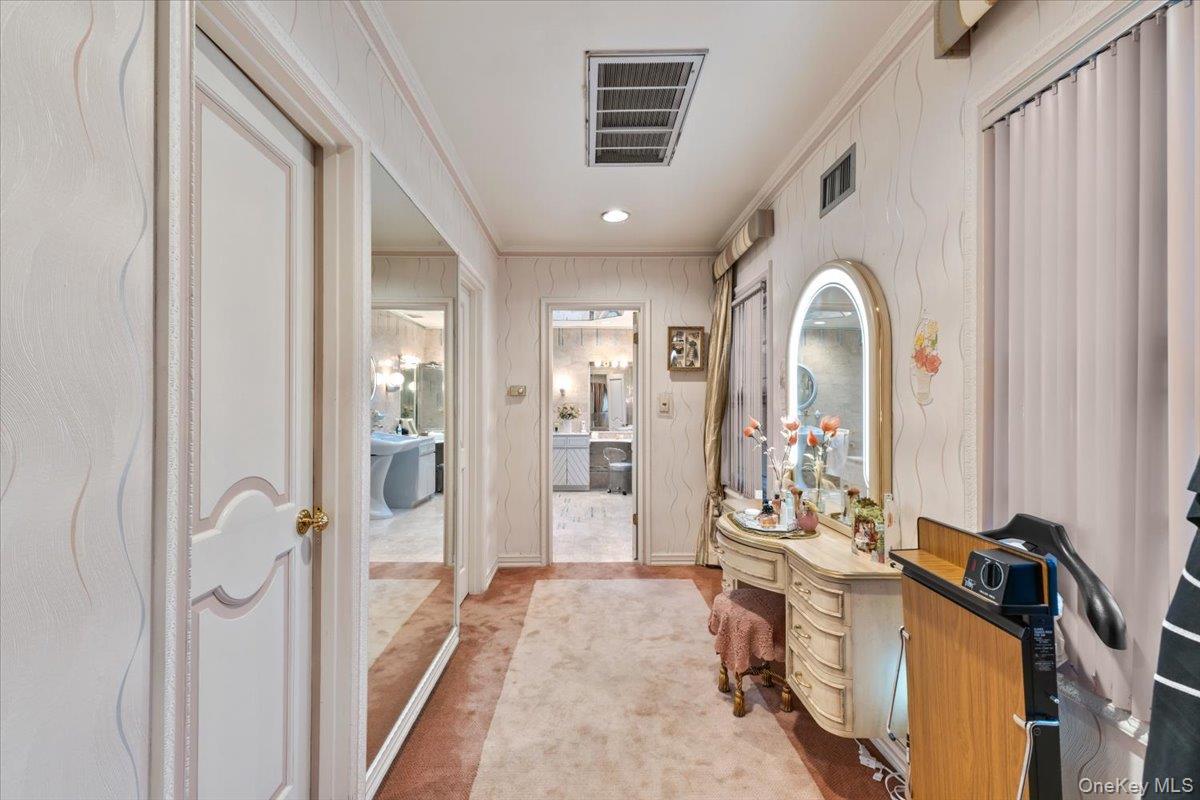 Single Family Hillcrest Drive  Nassau County, NY 11021, MLS-1053978-29