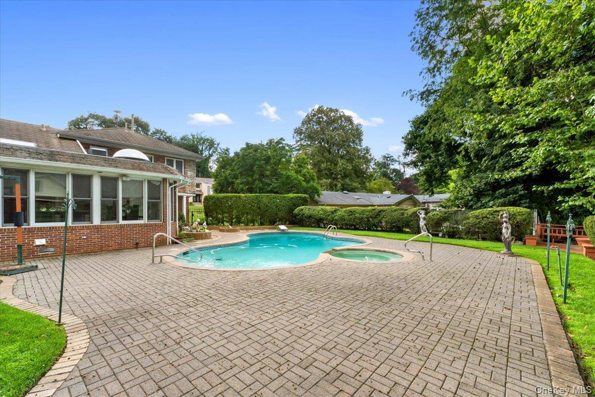 Single Family Hillcrest Drive  Nassau County, NY 11021, MLS-1053978-47