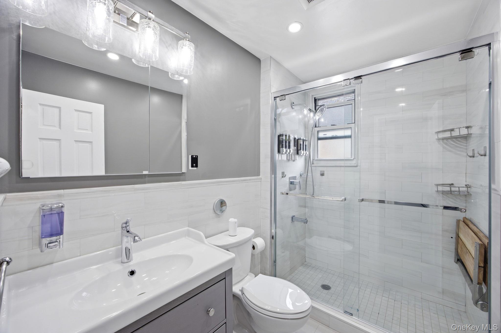 Single Family 78th Avenue Queens, NY 11385, MLS-1054003-15
