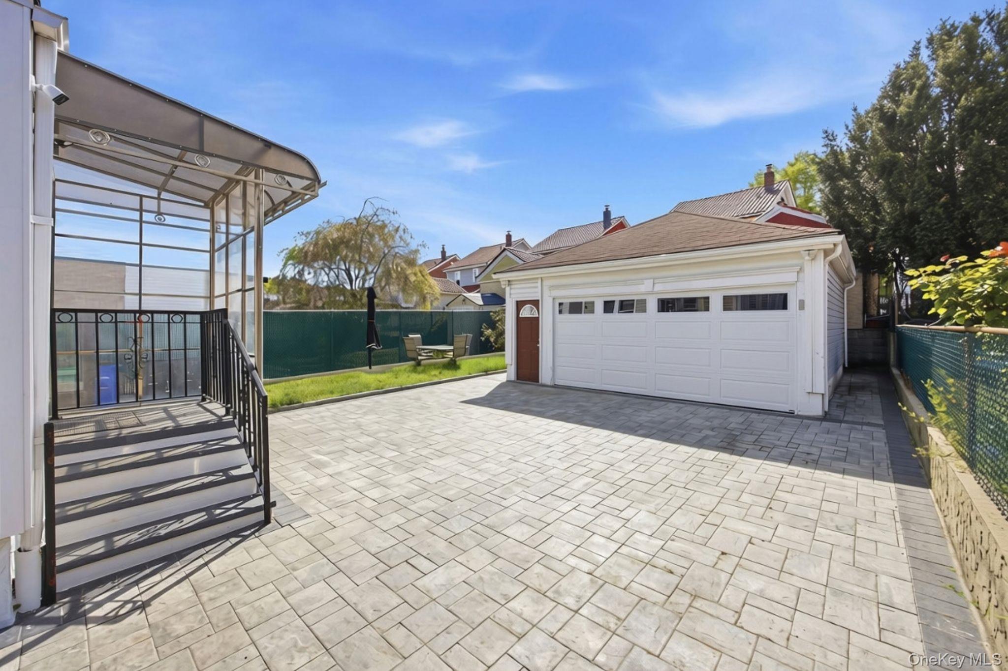 Single Family 78th Avenue Queens, NY 11385, MLS-1054003-19