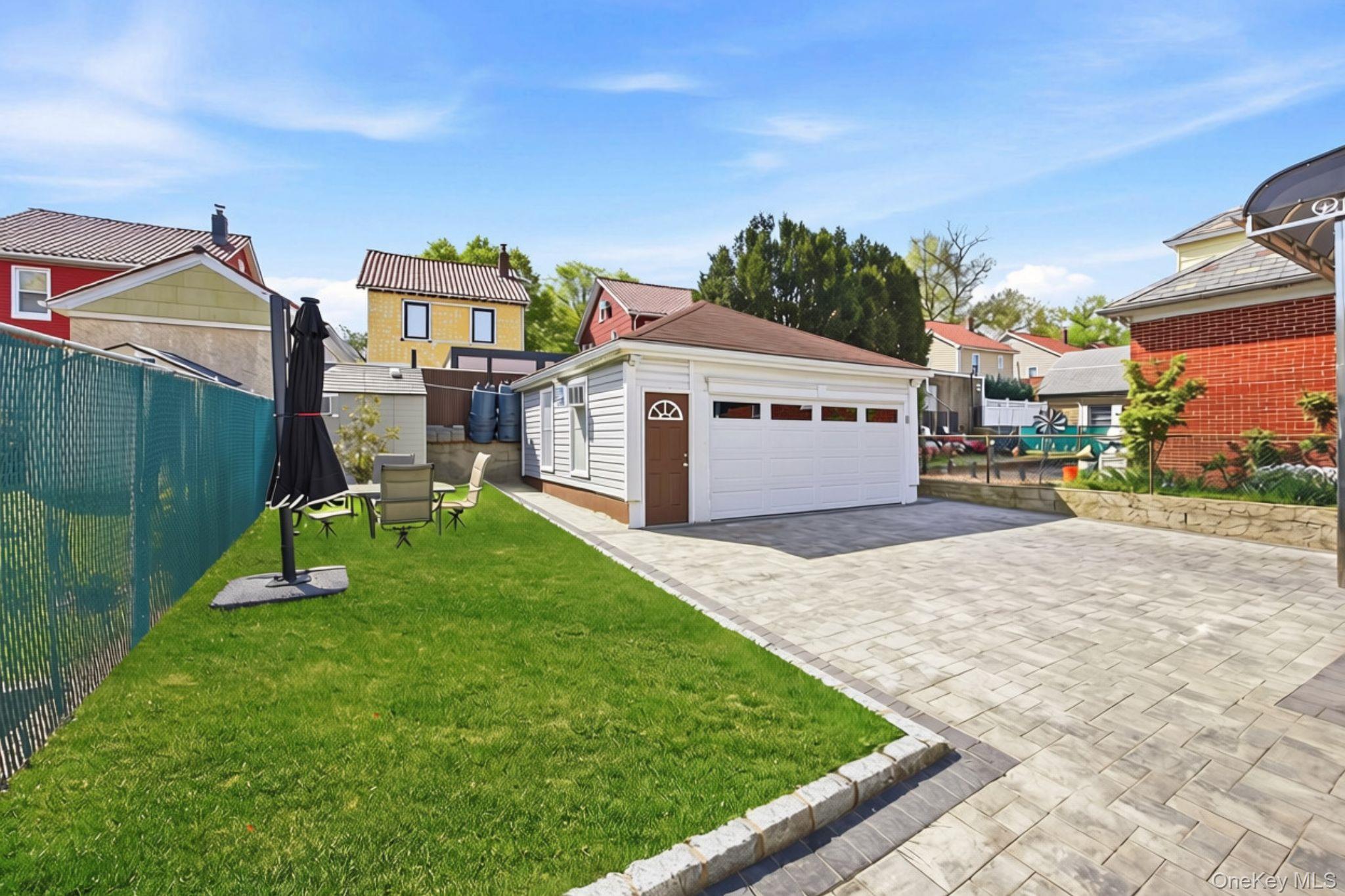 Single Family 78th Avenue Queens, NY 11385, MLS-1054003-21